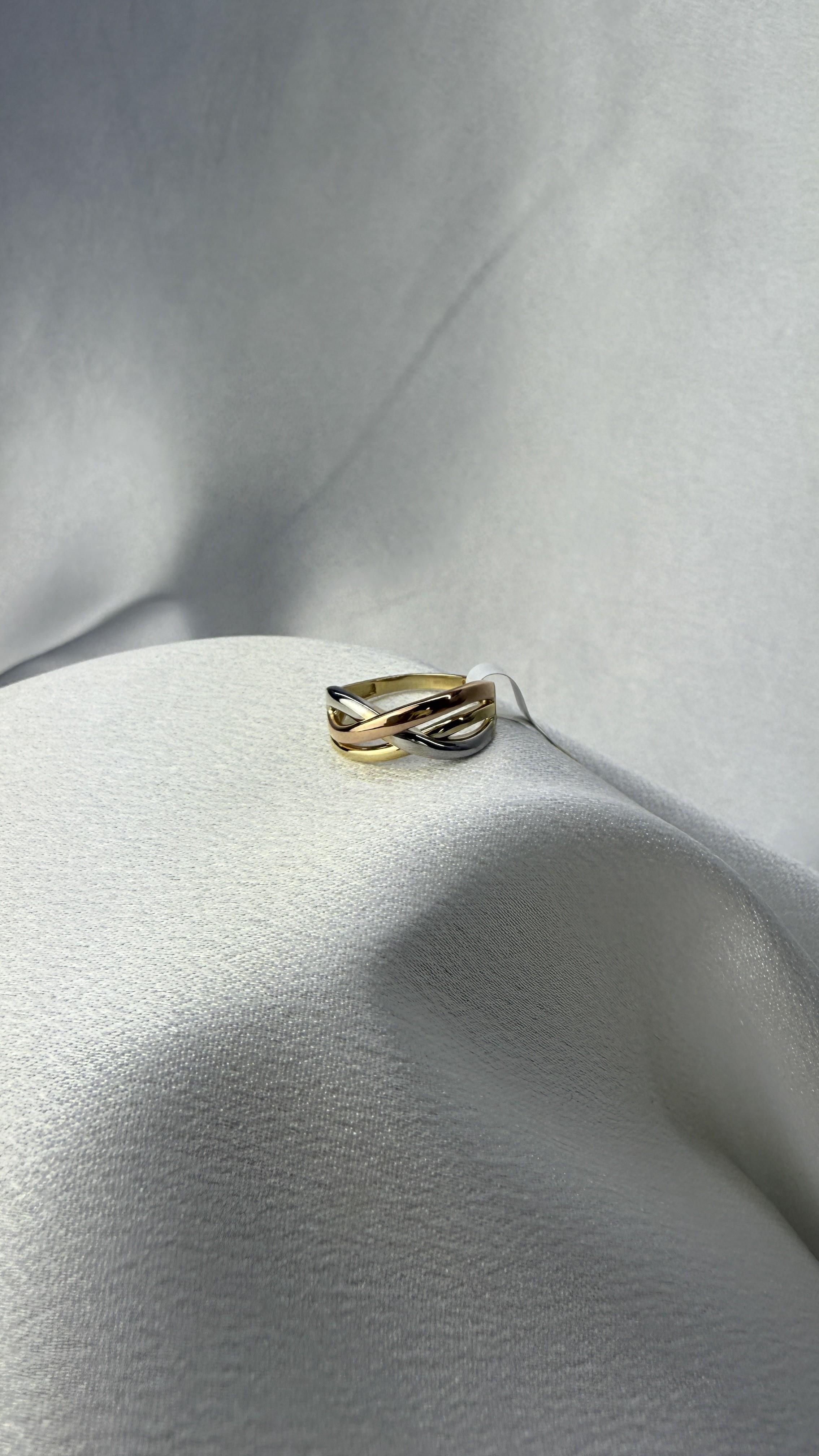 Üç Renk Burgulu Altın Yüzük