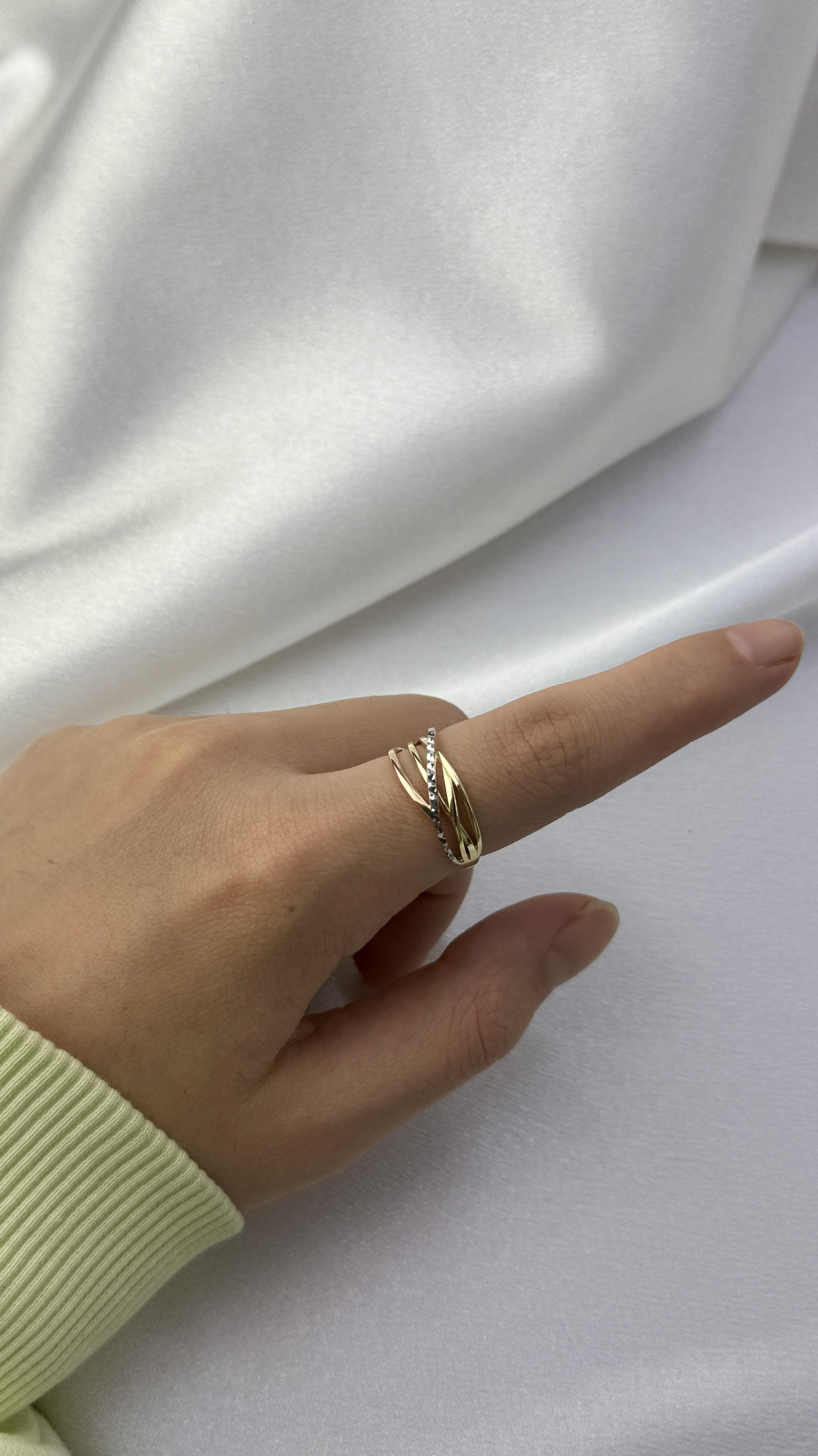 Üç Renk Işıltılı Altın Yüzük