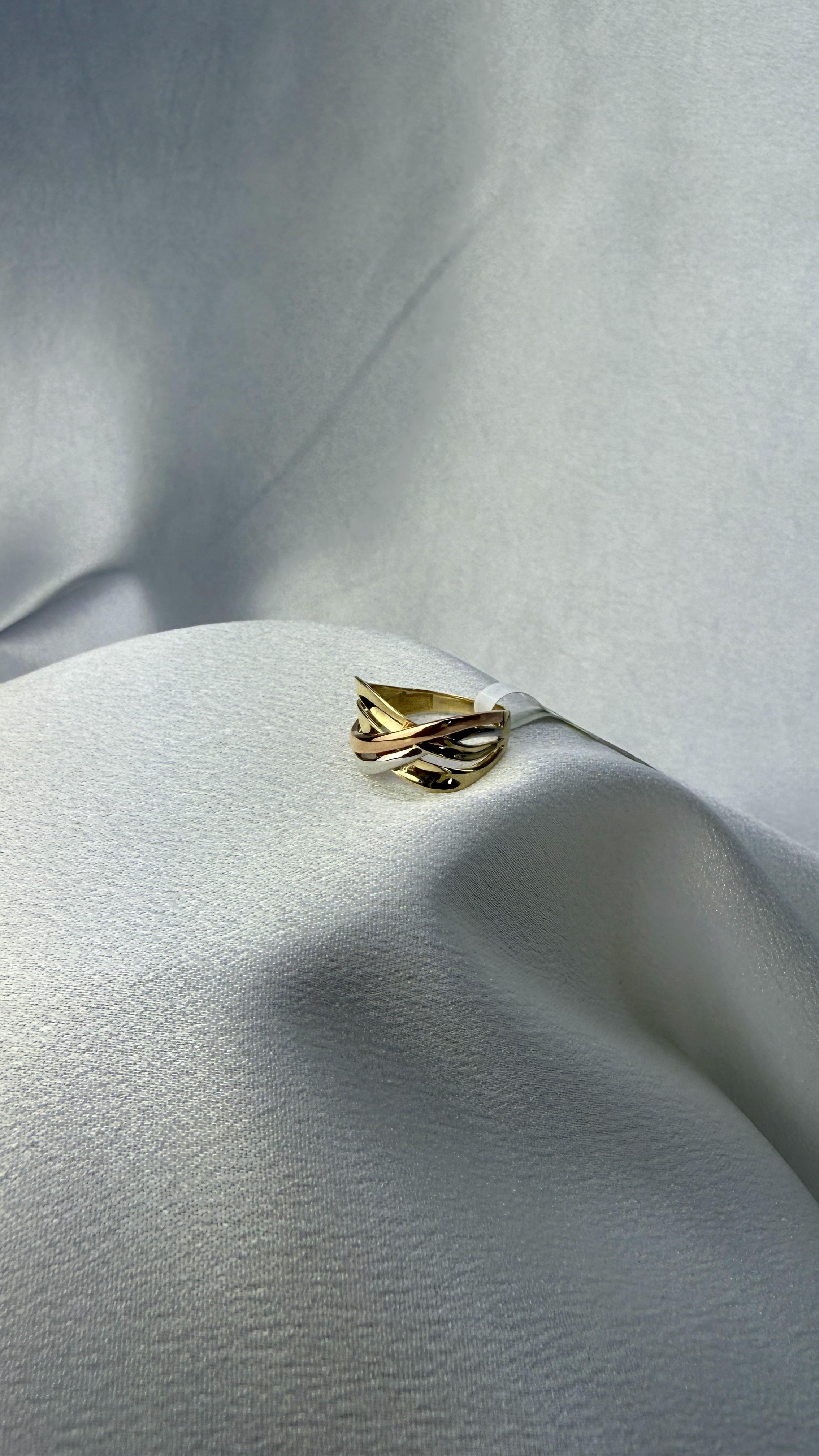 Üç Renk Sarmal Altın Yüzük