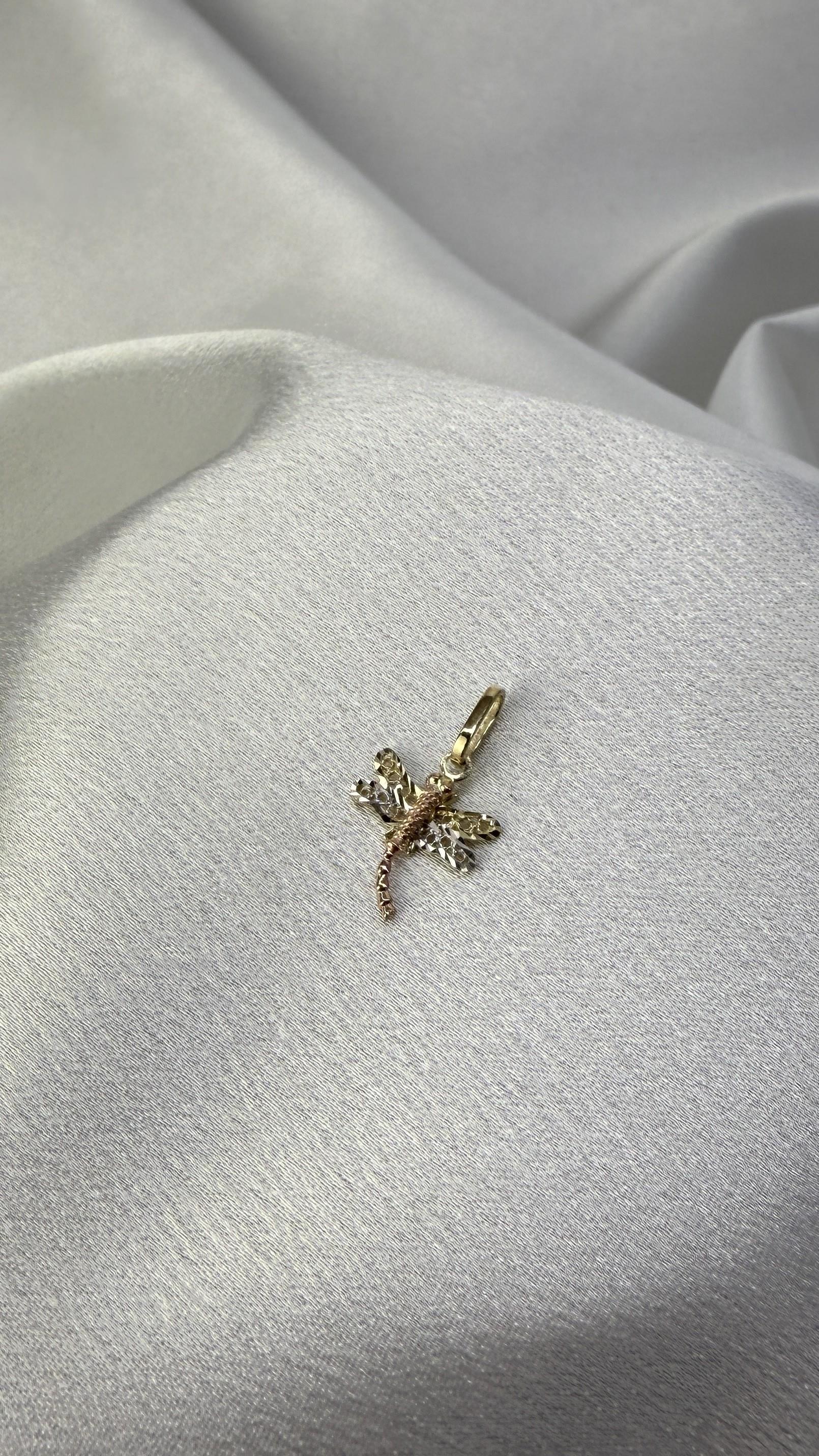 Yusufçuk Figürlü Altın Kolye Ucu