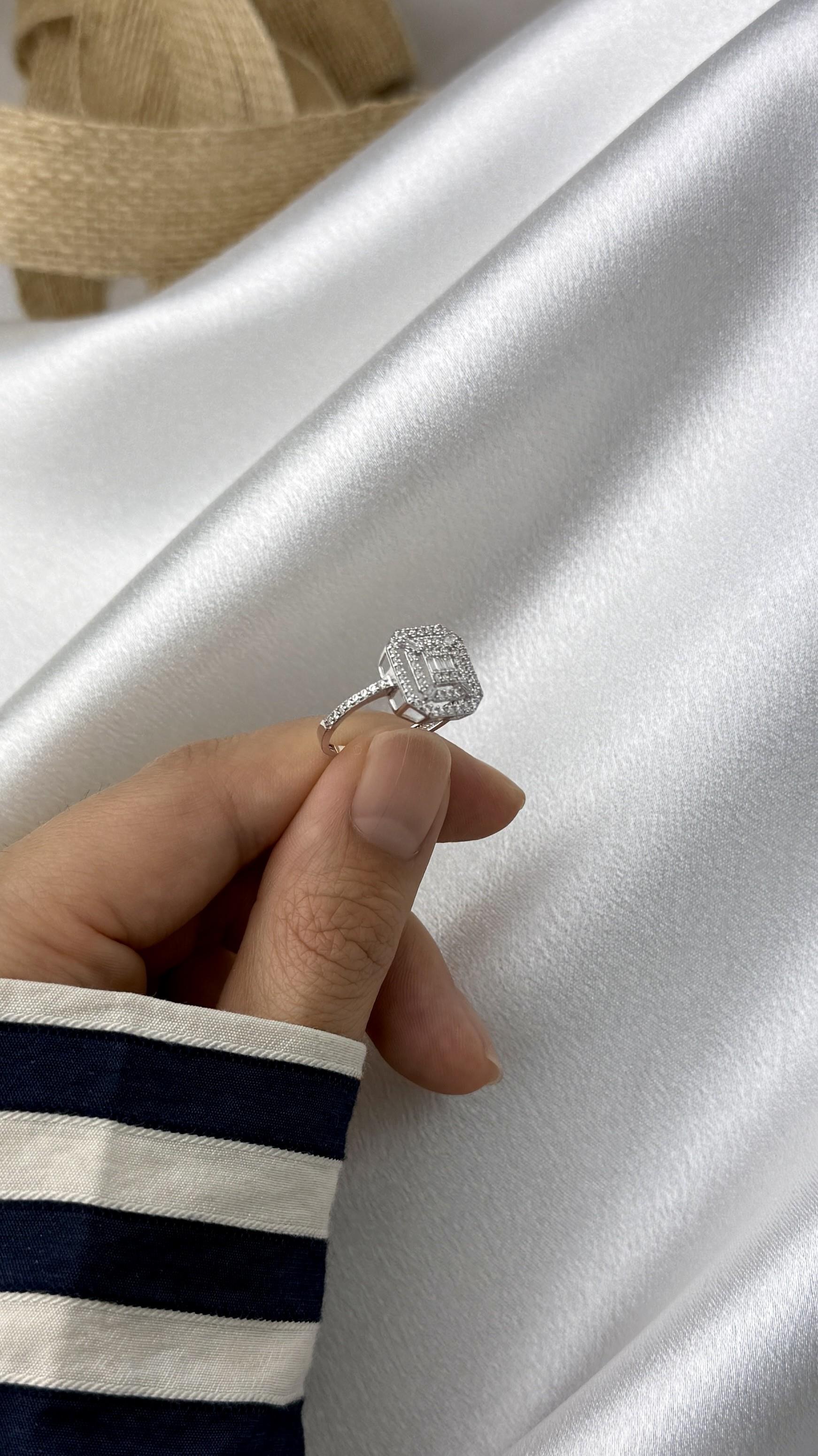 Zirkon Taşlı Baget Kesim Beyaz Altın Yüzük