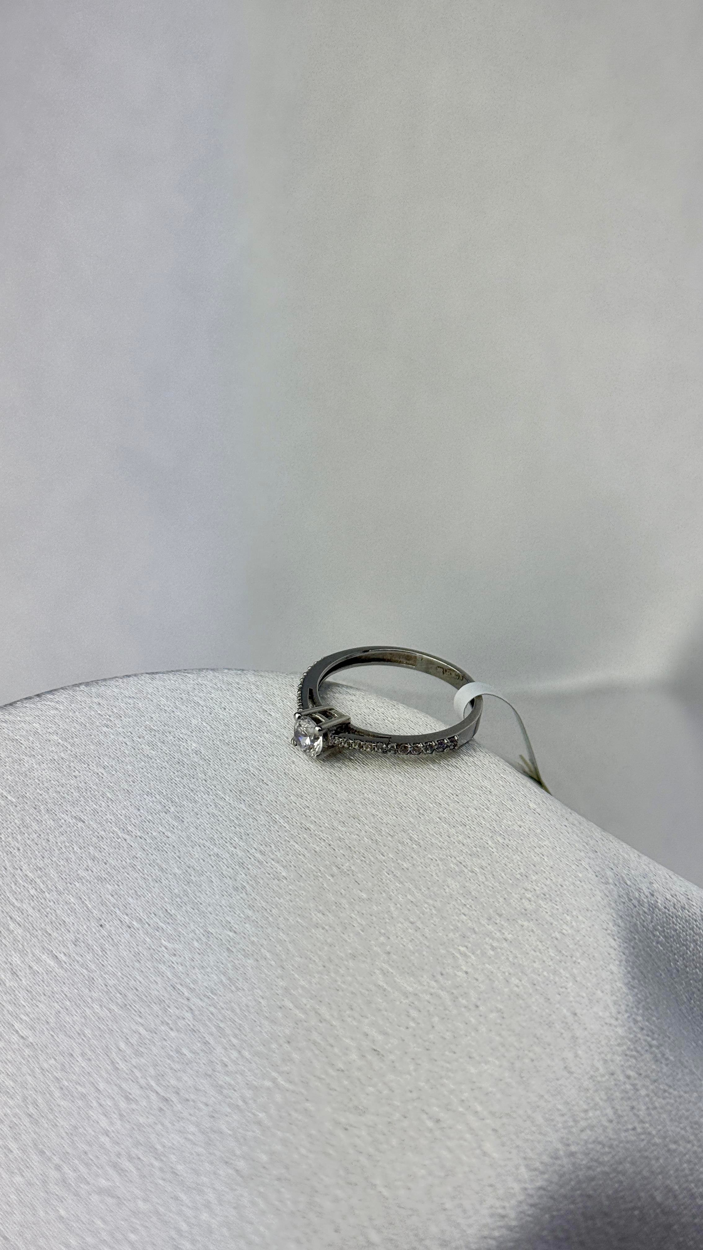 Zirkon Taşlı Çıtır Beyaz Altın TekTaş Yüzük