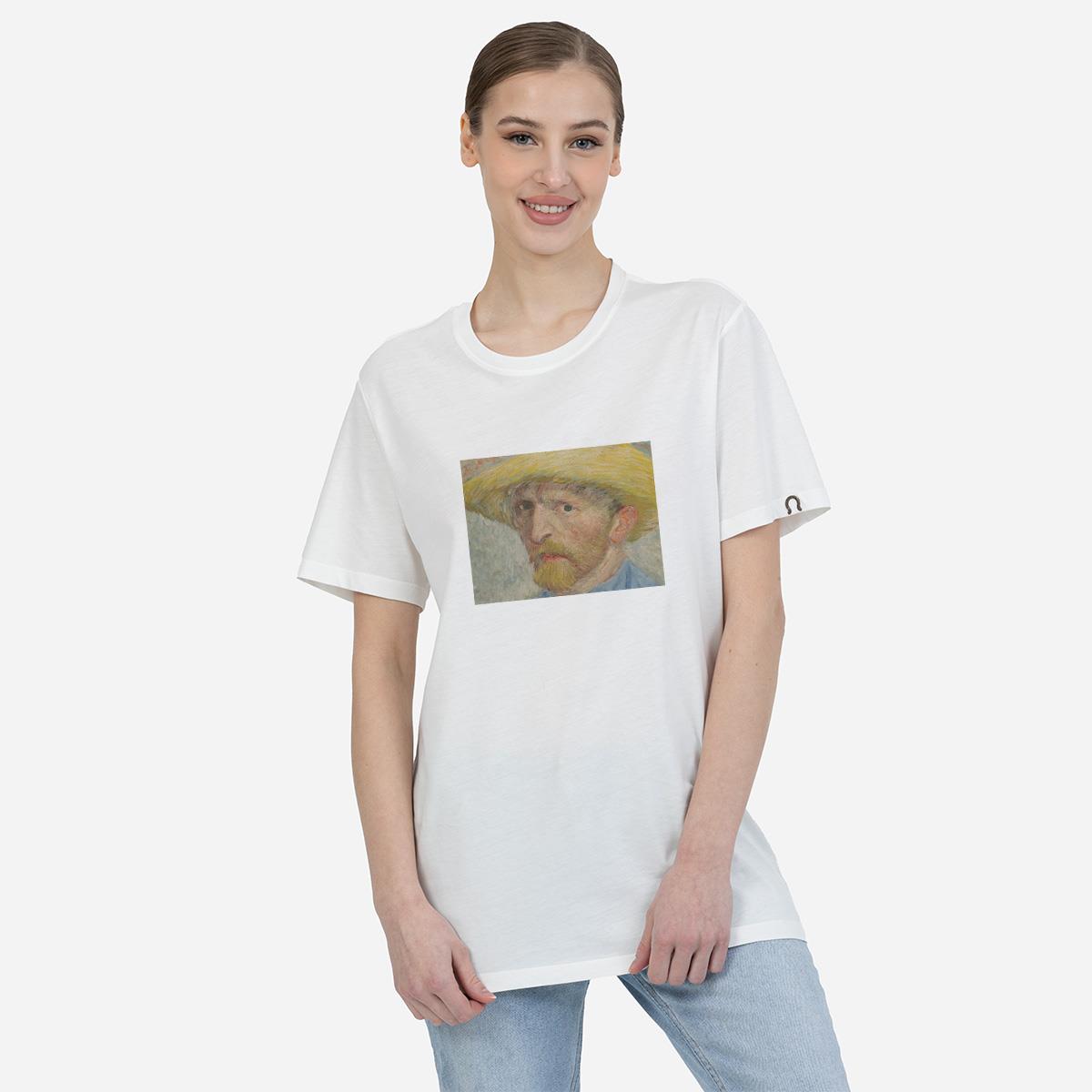 Tshirt Portrait With A Straw Hat Kadın