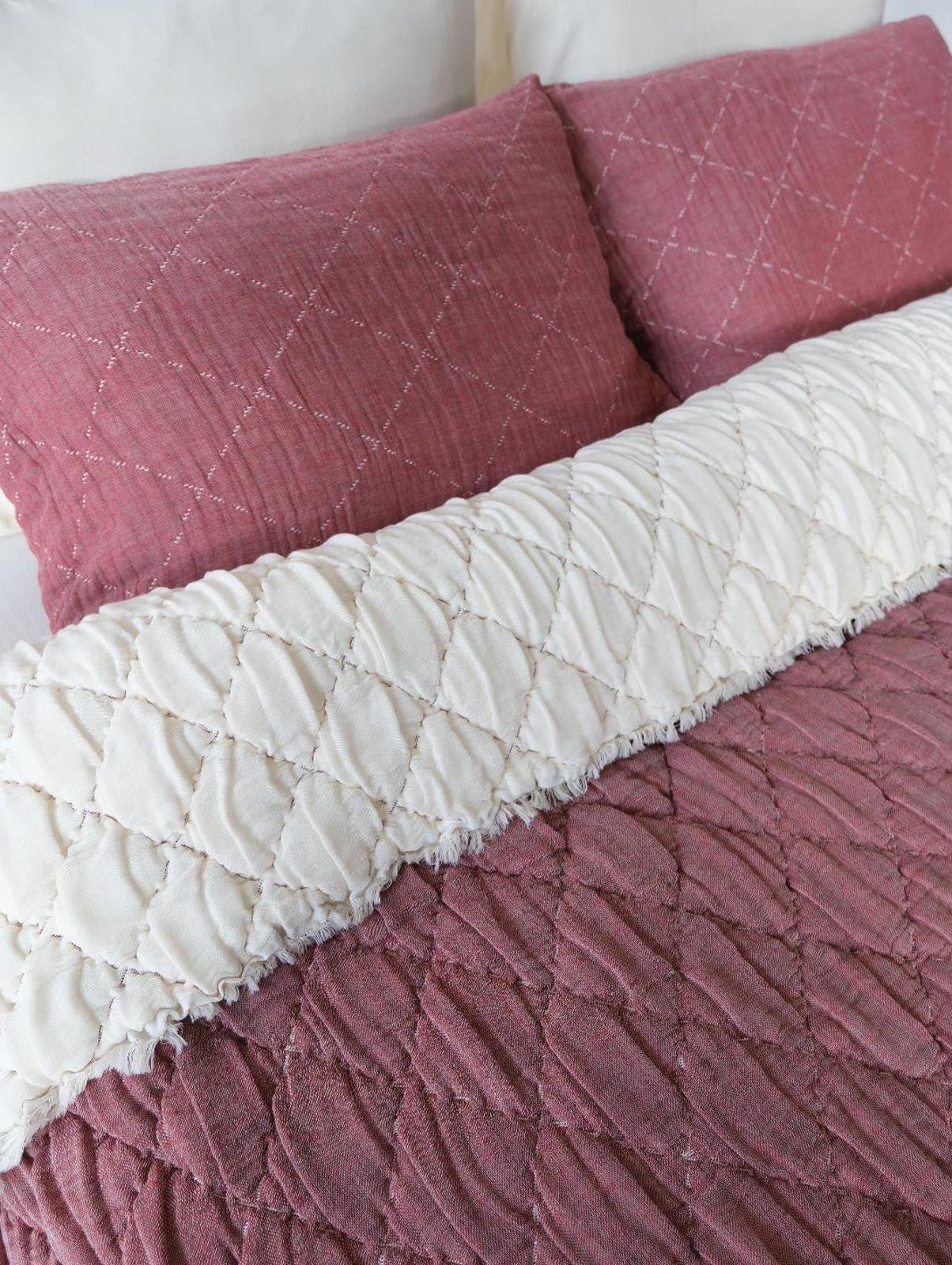 Atlas Çift Kişilik Yatak Örtüsü & Yorgan Seti - Bordo