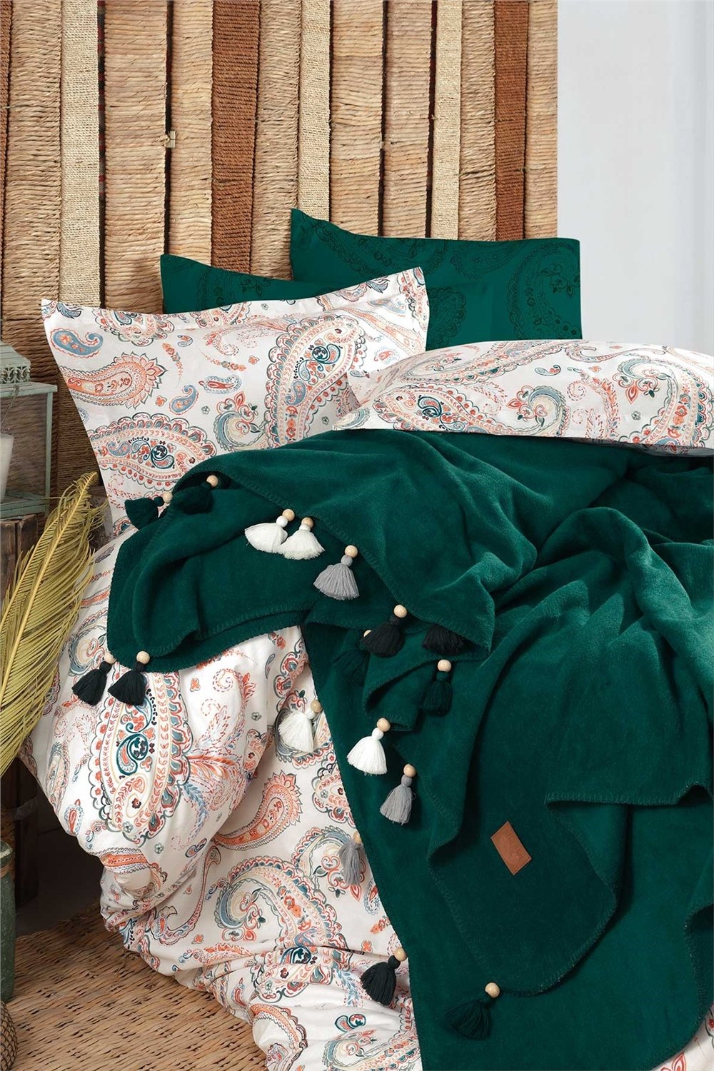Boho Chic Çift Kişilik Püsküllü Battaniyeli Nevresim Takımı - Zümrüt Yeşili