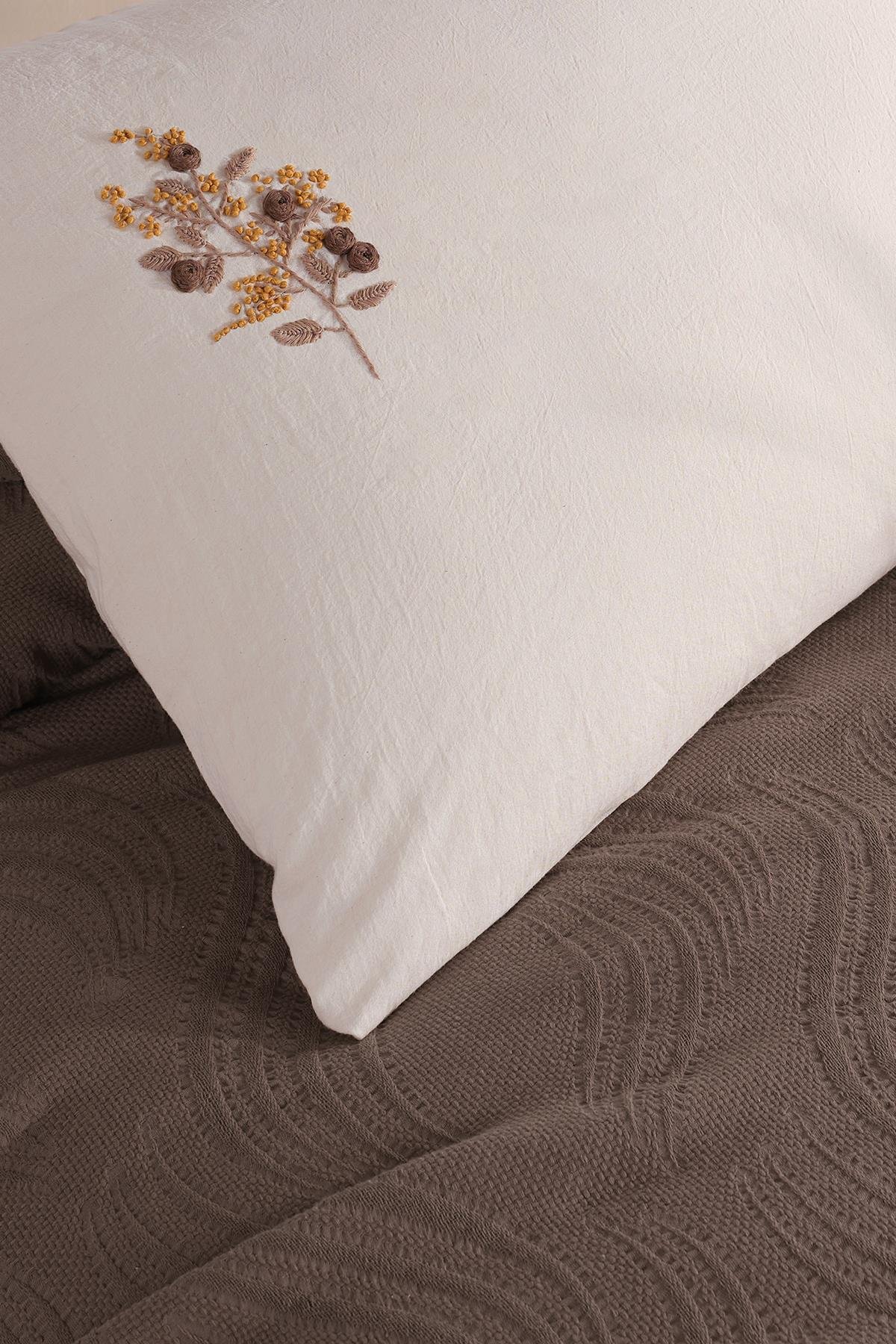 Royal Crest Çift Kişilik Nevresimli Pike Takımı - Kahve