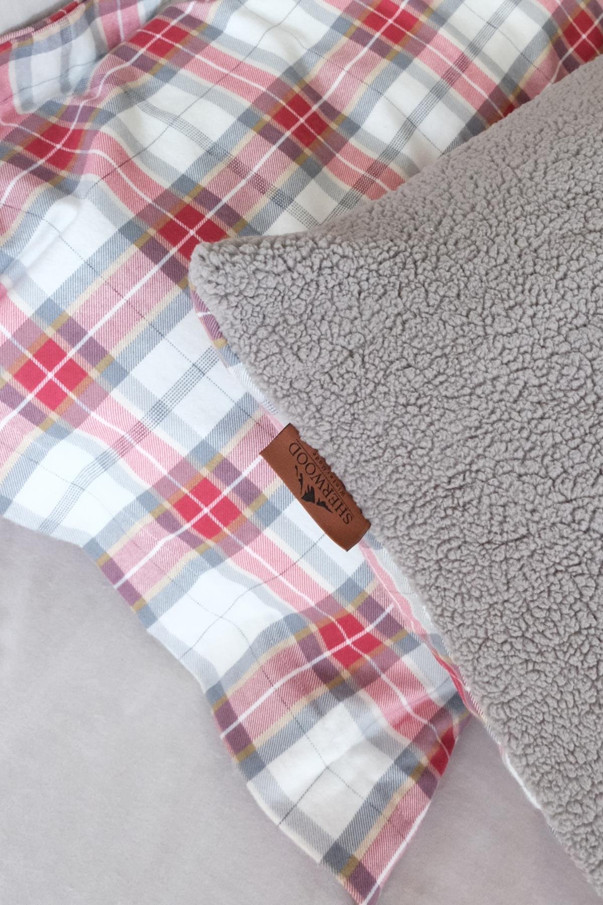 Sherwood Cozy Kırmızı Çift Kişilik Yatak Örtüsü Seti Gri