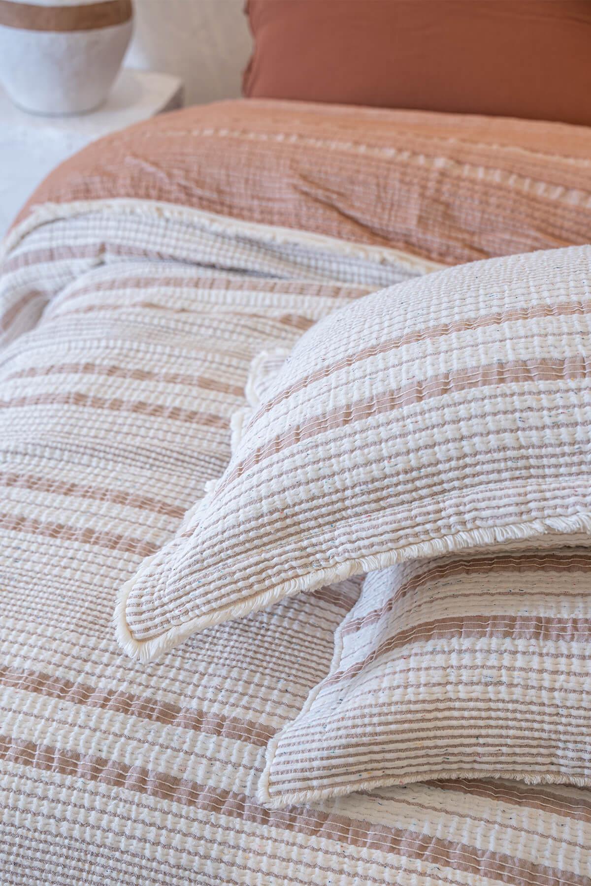 Ecocotton Hivda Çift Kişilik Yatak Örtüsü %100 Organik Pamuk Müslin Dolgulu Terra 240X260 Cm