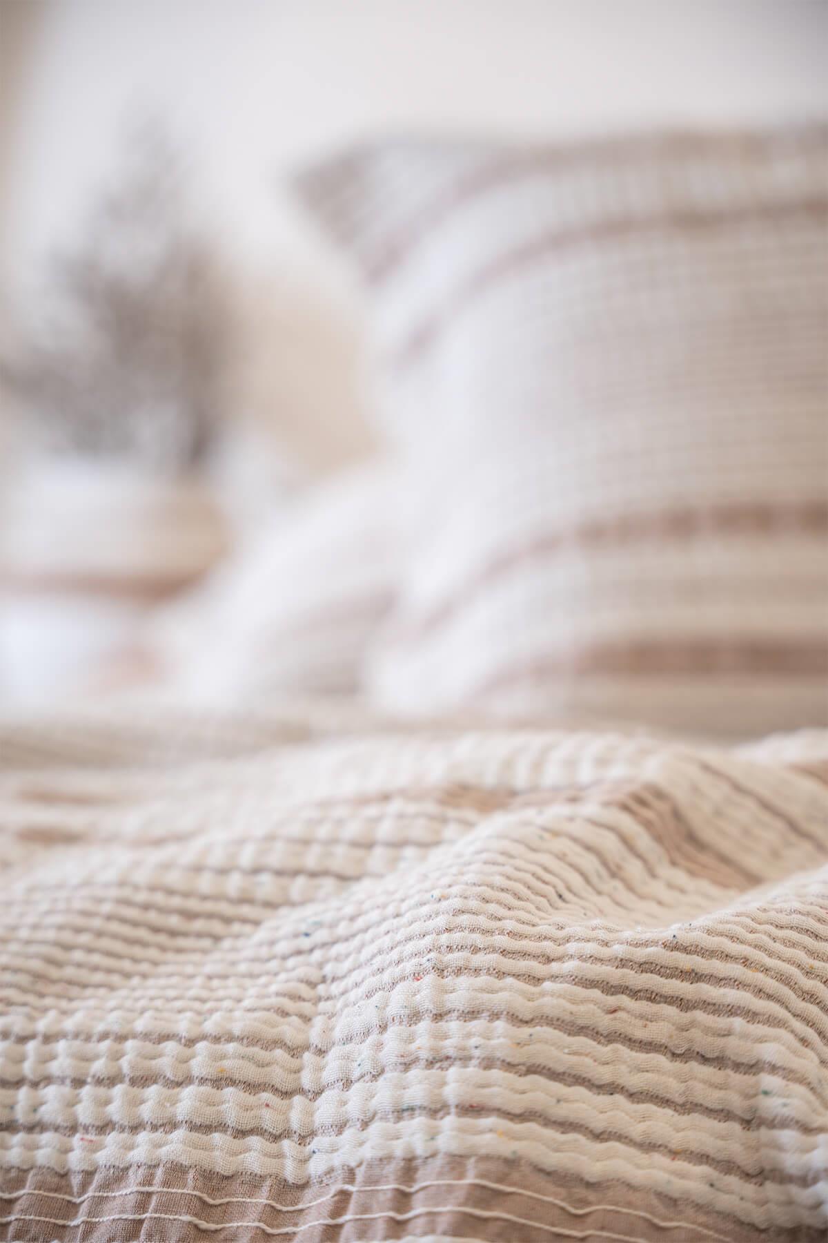 Ecocotton Hivda Çift Kişilik Yatak Örtüsü %100 Organik Pamuk Müslin Dolgulu Terra 240X260 Cm