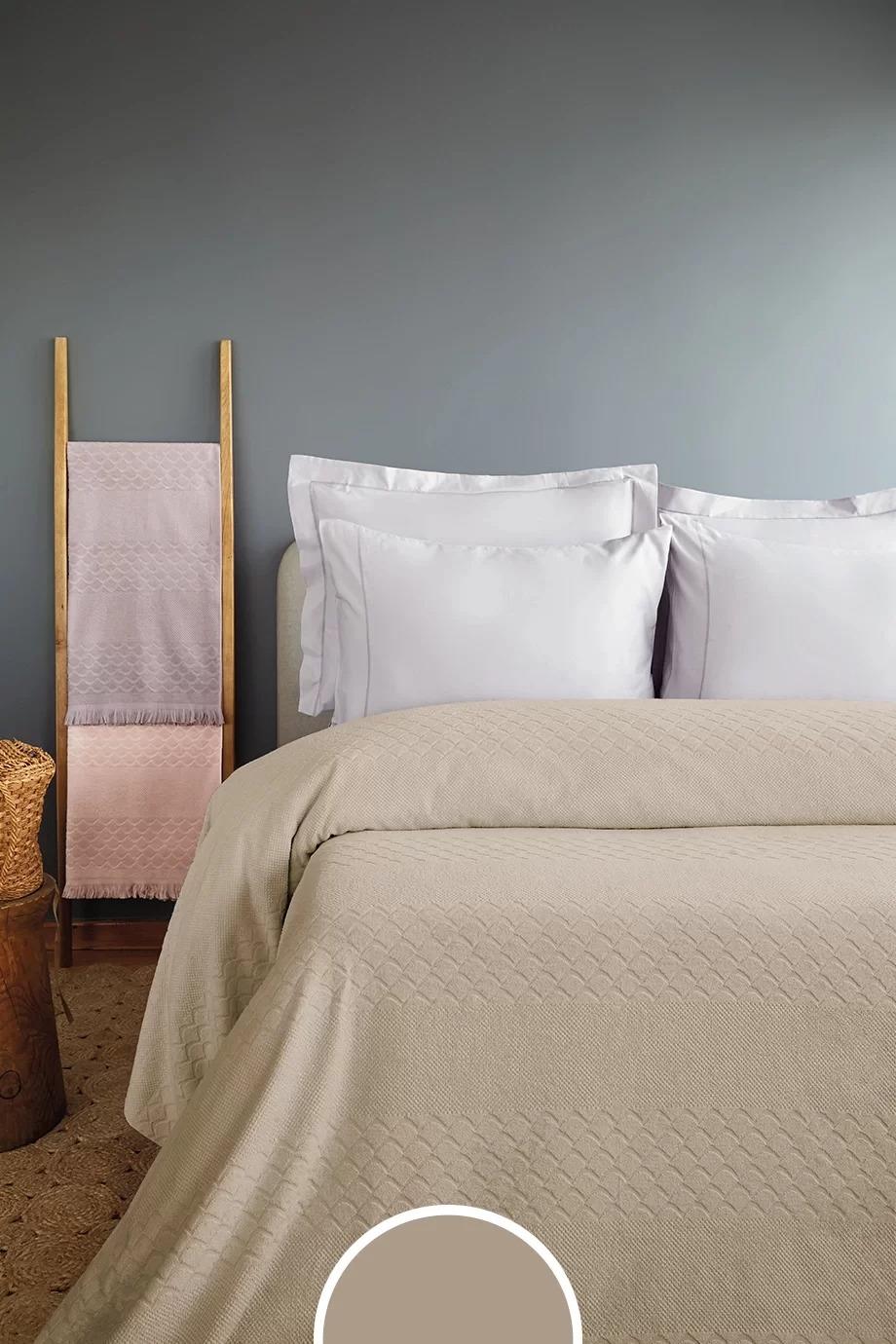 İssimo Mari Peştamal Yatak Örtüsü Bej 220*240 (Kutulu)