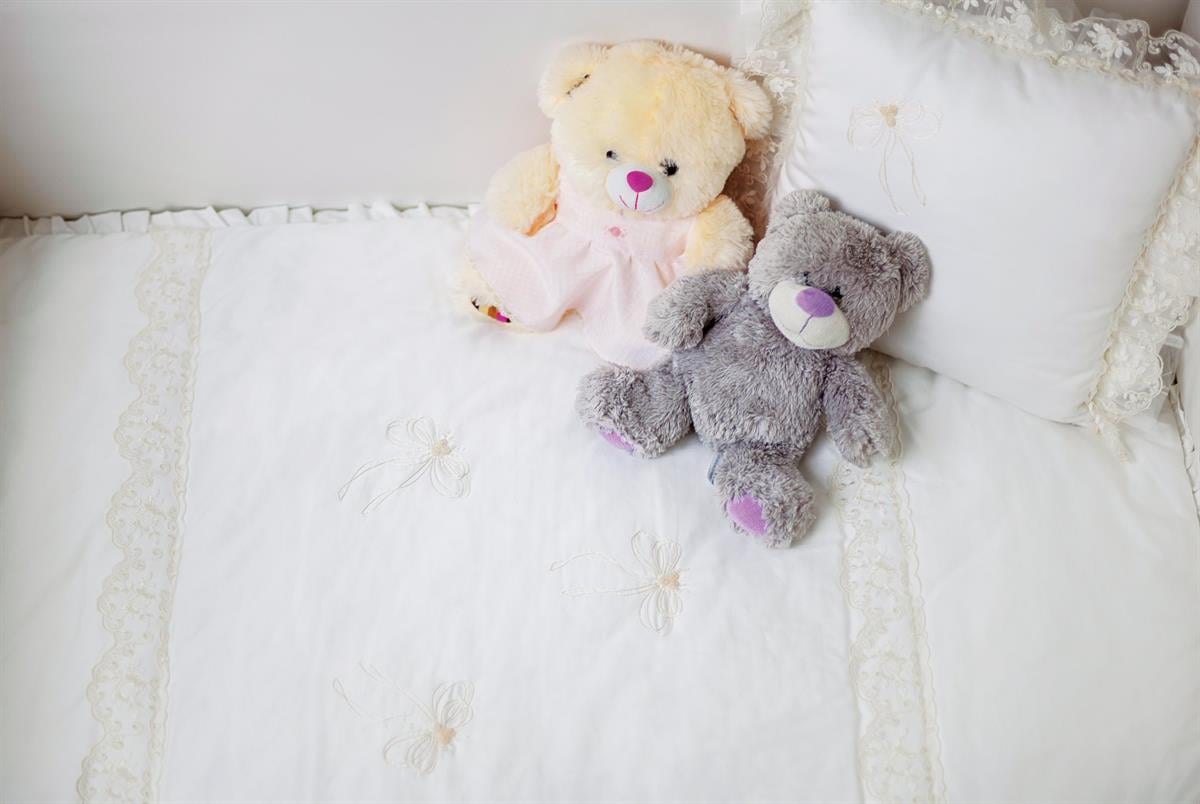 Mede Kids Fiyonk Nakışlı Yatak Koruma Pembe Nakışlı