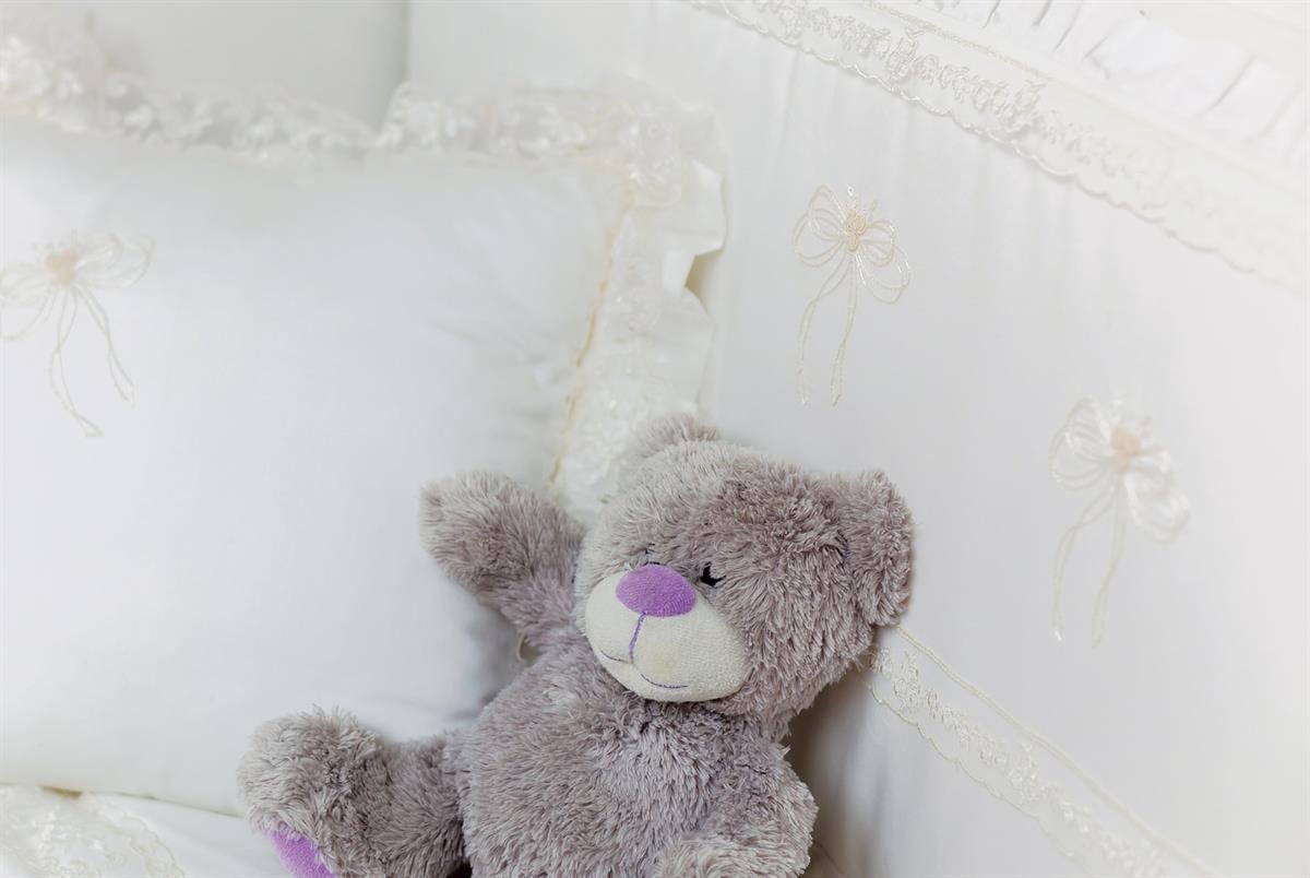 Mede Kids Fiyonk Nakışlı Yatak Koruma Mavi Nakışlı