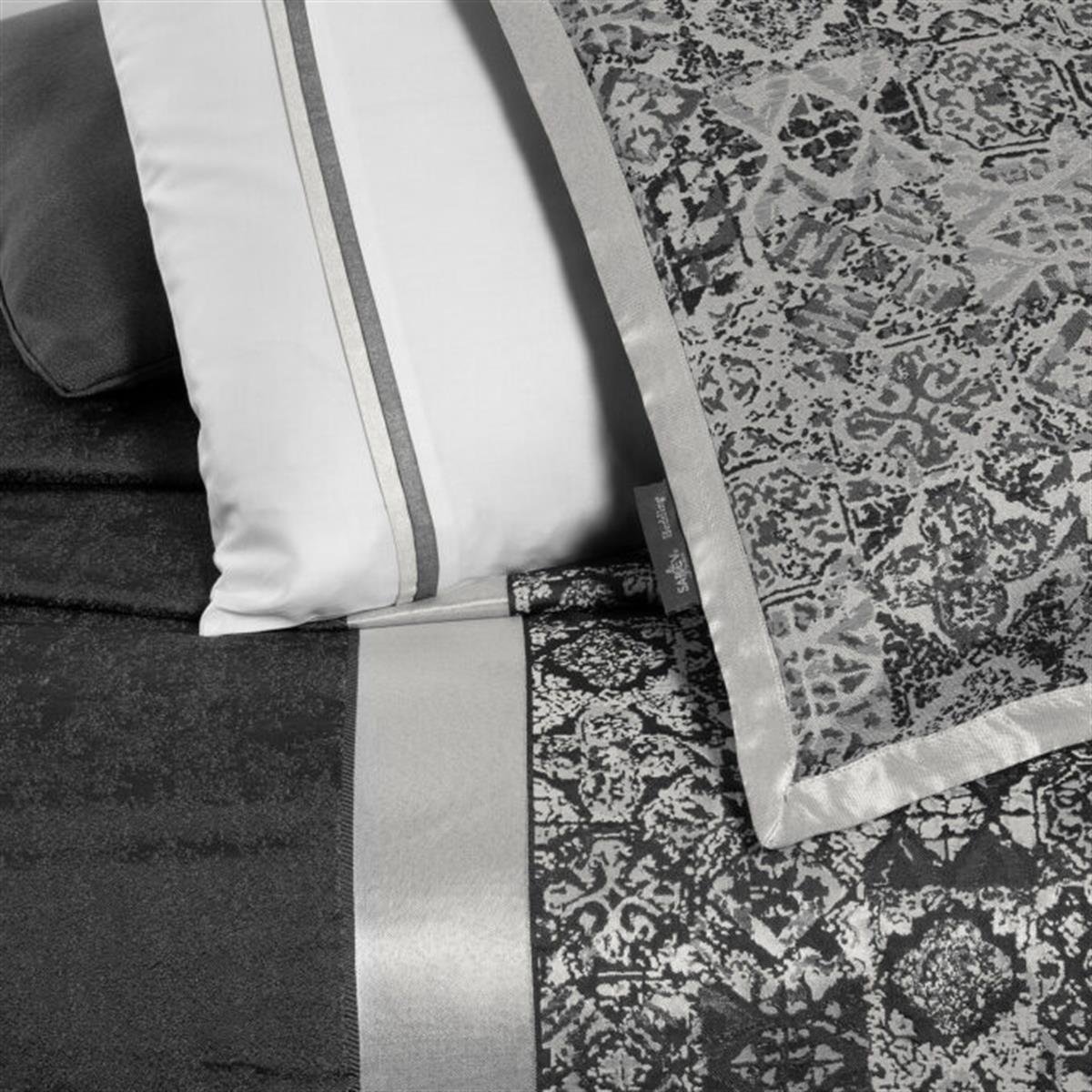 Sarev Boleno Yatak Örtüsü ve Nevresim Takımı Çift Kişilik Gri