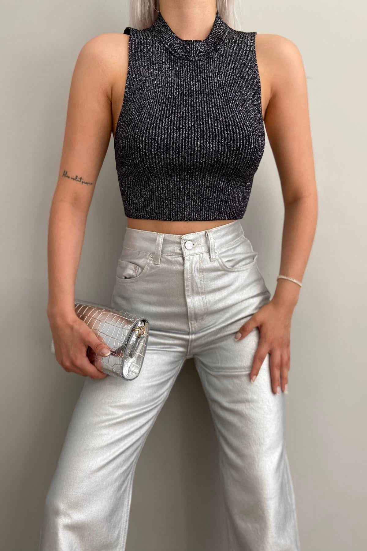 BİSİKLET YAKA ARKASI DEKOLTE CROP