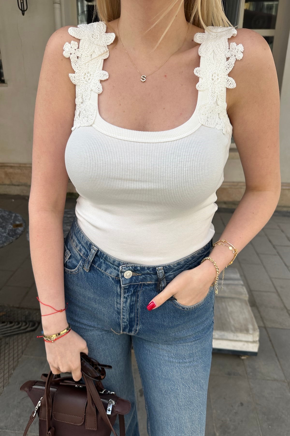 ÇİÇEK GÜPÜR DETAYLI ATLET
