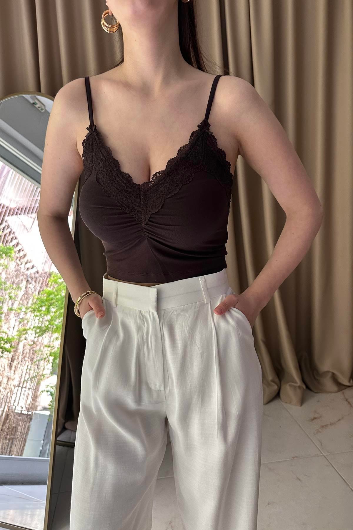 DANTEL DETAYLI TOP