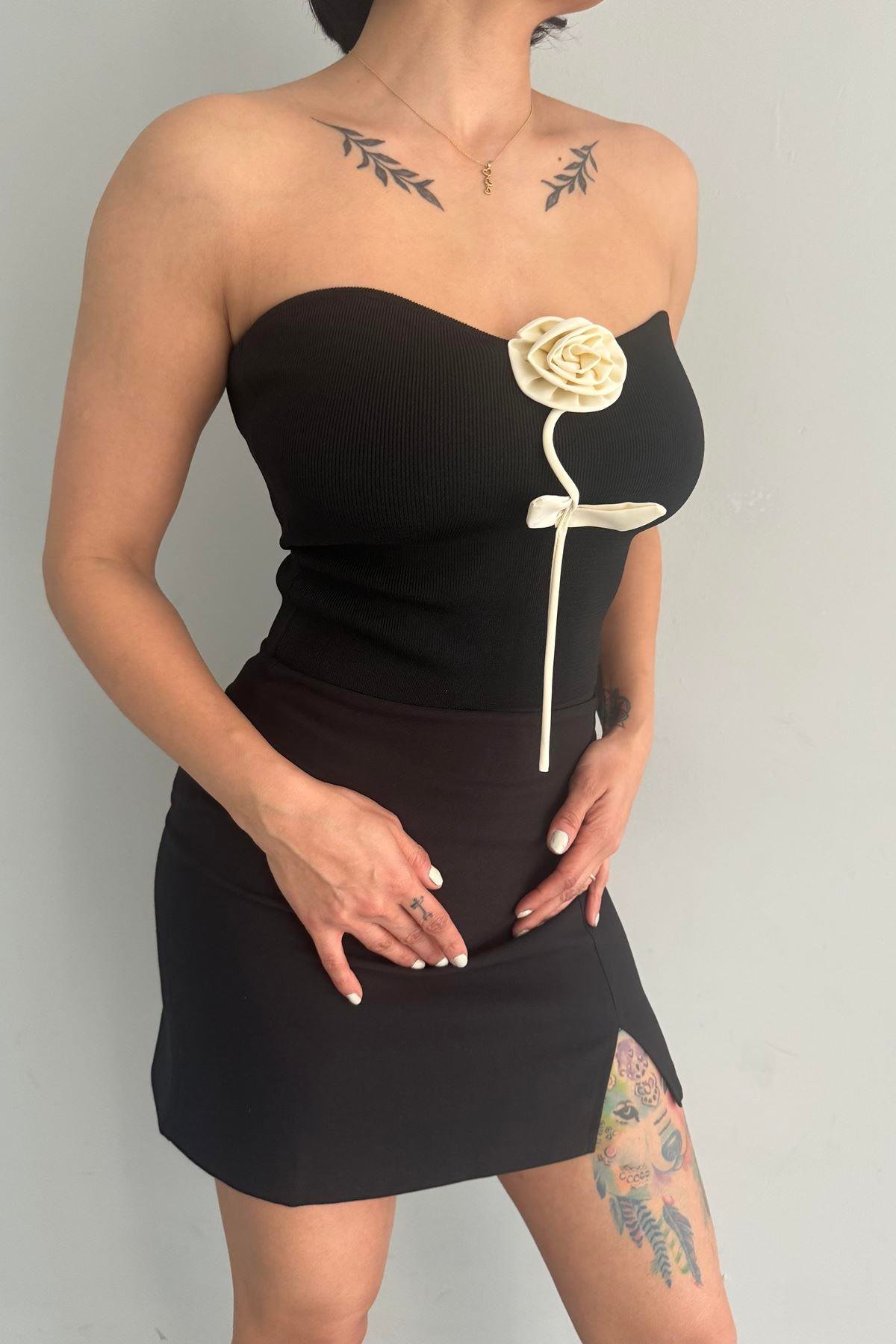 GÜL DETAYLI TRIKO TOP