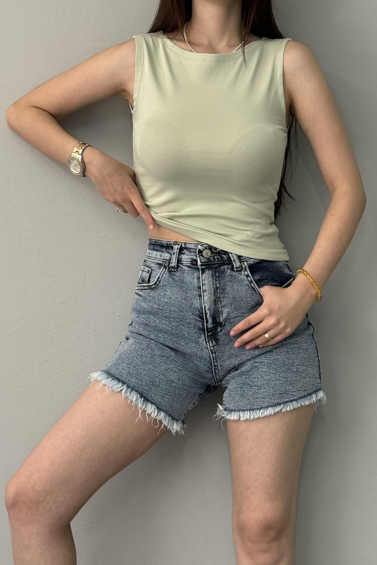 KAYIK YAKA KOLSUZ TOP
