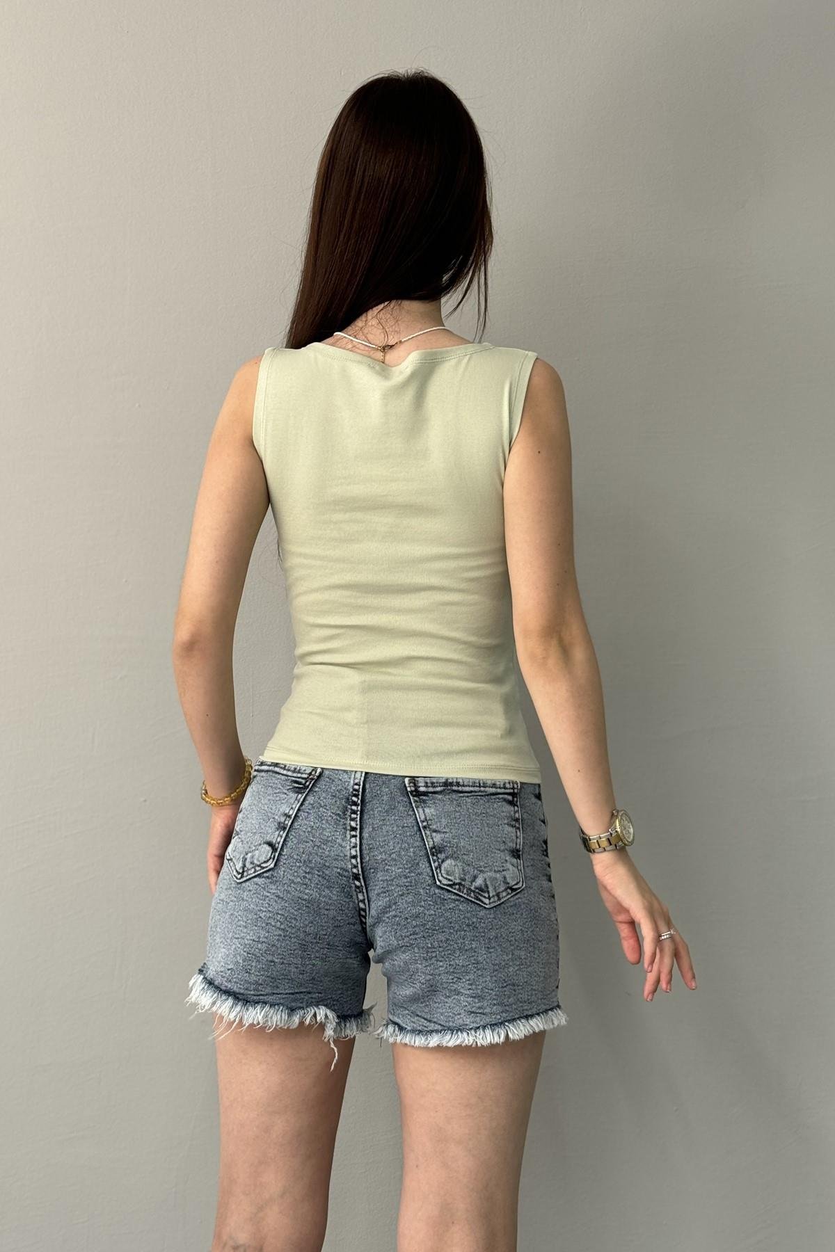 KAYIK YAKA KOLSUZ TOP