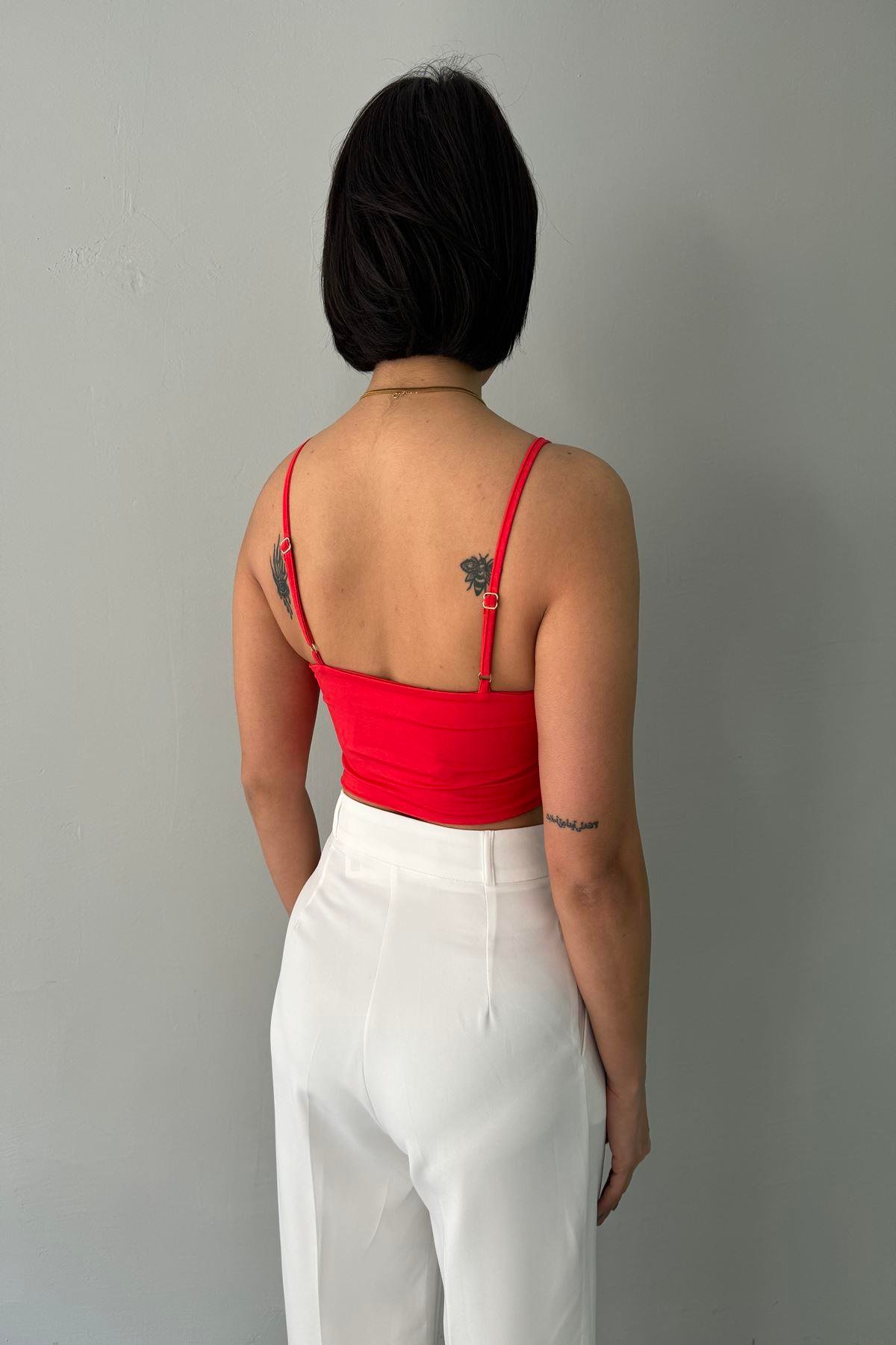 ÖRME ASKILI CROP BLUZ