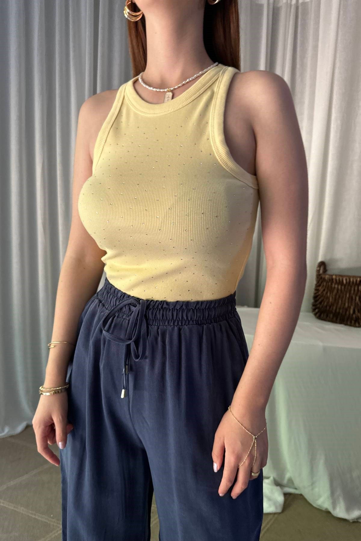 TAŞ BASKILI ATLET