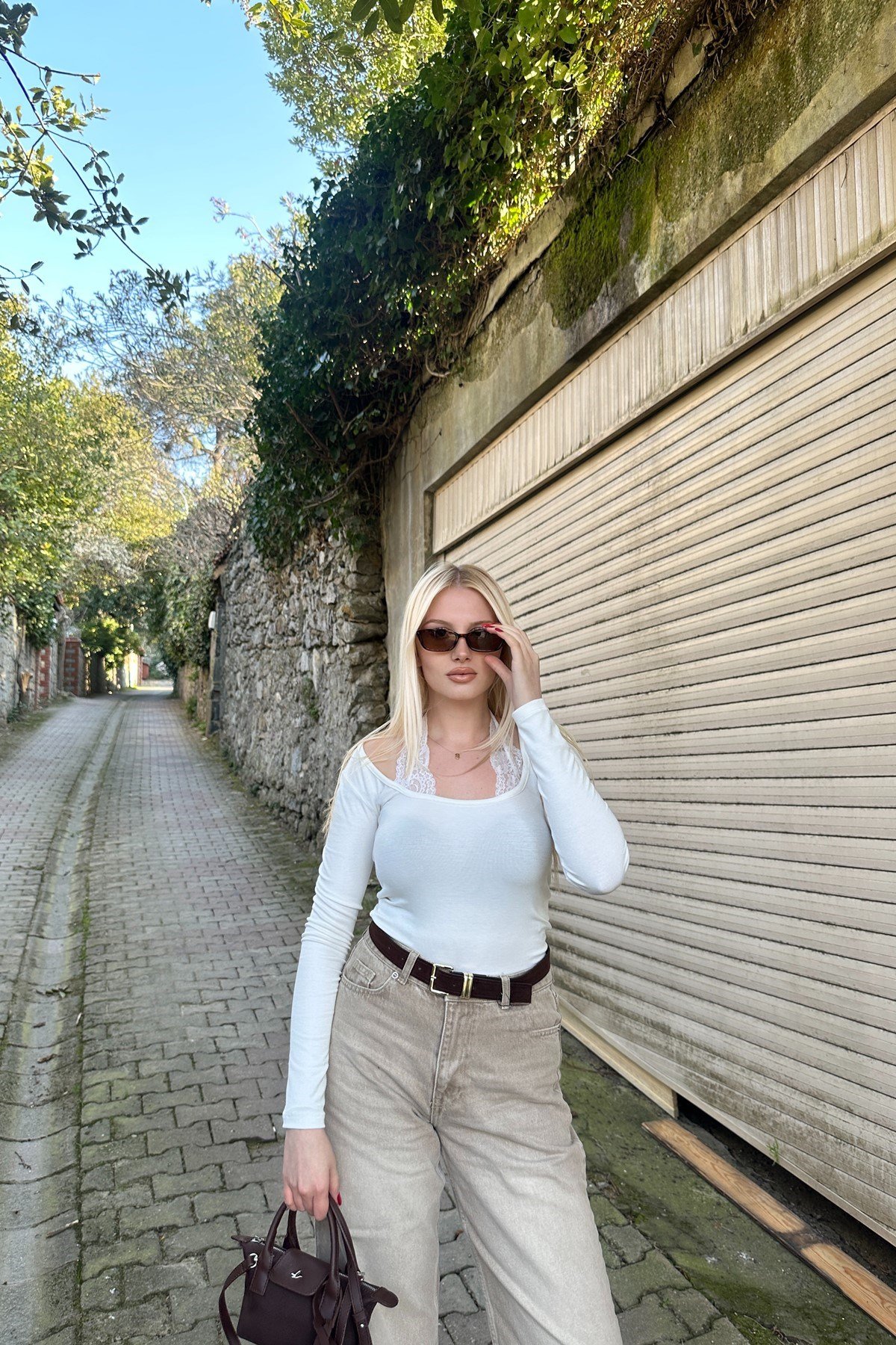 BOYUNDAN DANTEL GEÇMELİ BLUZ