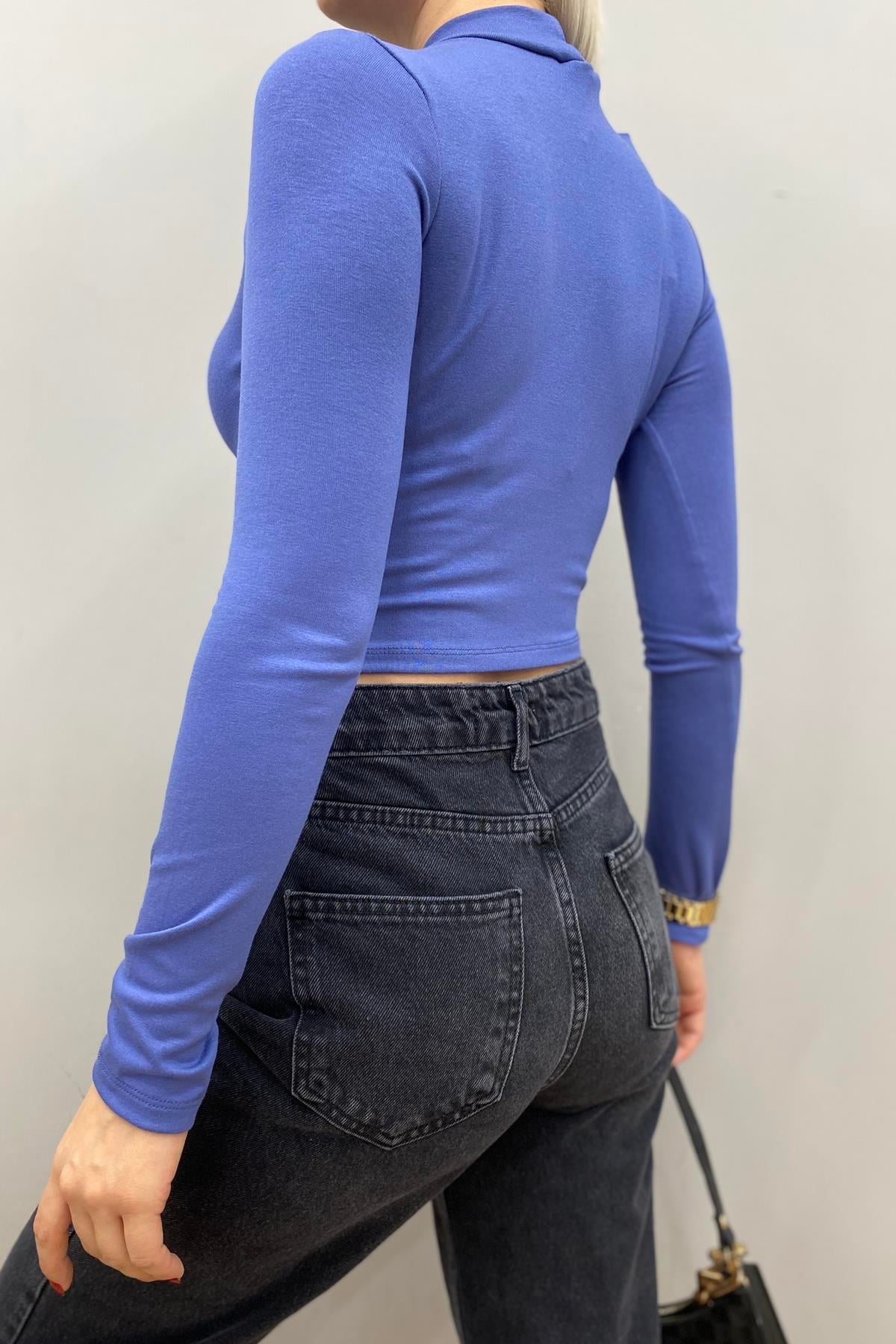 DİK YAKA CROP BLUZ