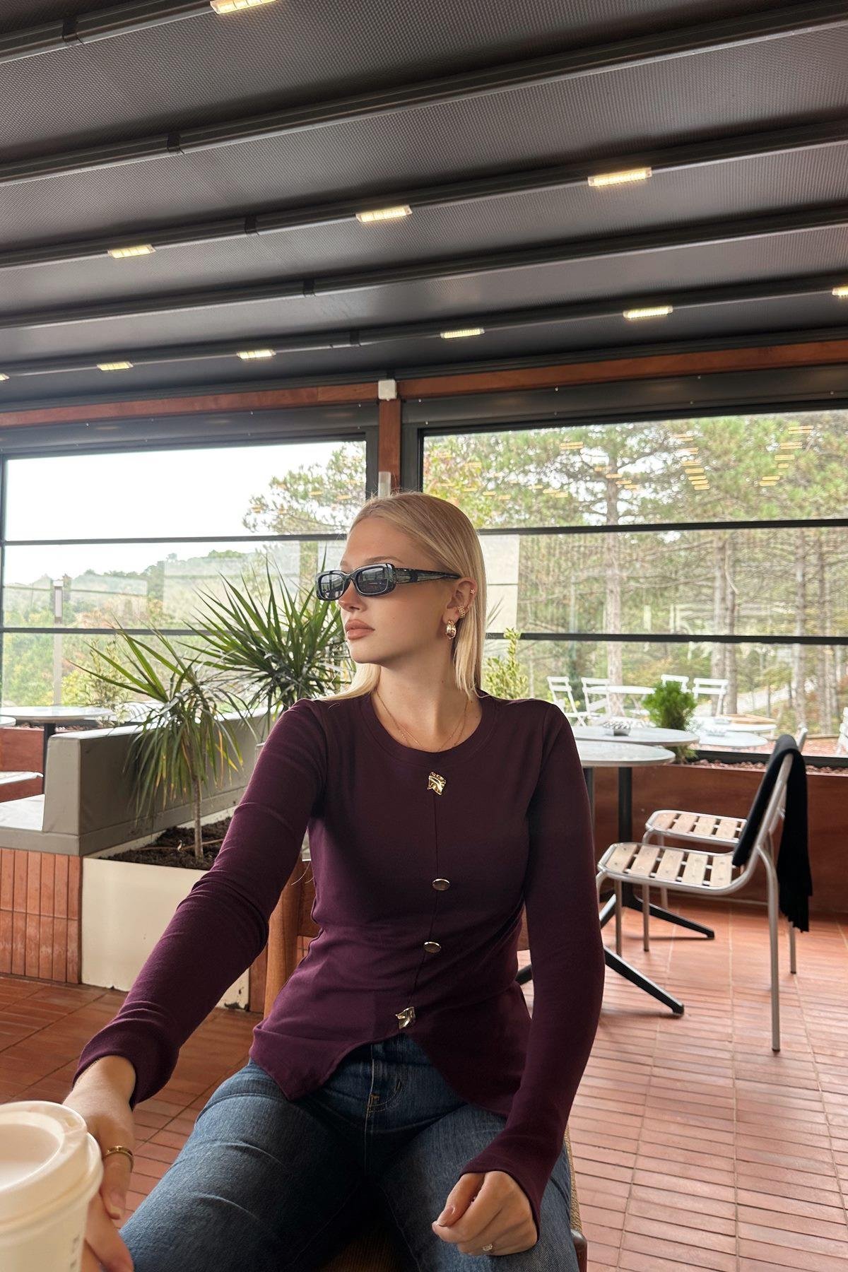 DÜĞME DETAY BLUZ