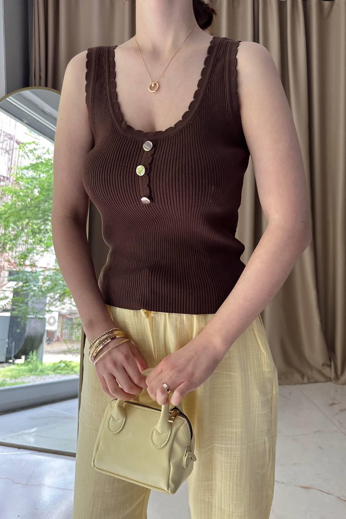 FİTİLLİ DÜĞME DETAYLŞI TRIKO BLUZ