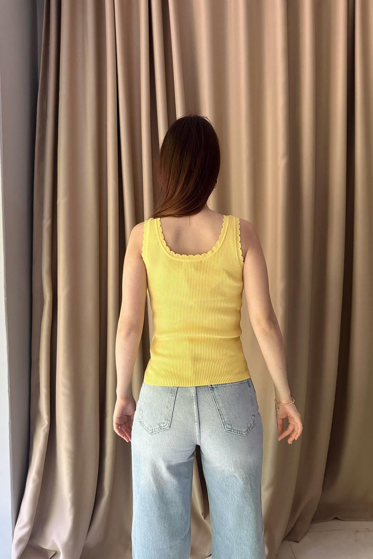 FİTİLLİ DÜĞME DETAYLŞI TRIKO BLUZ