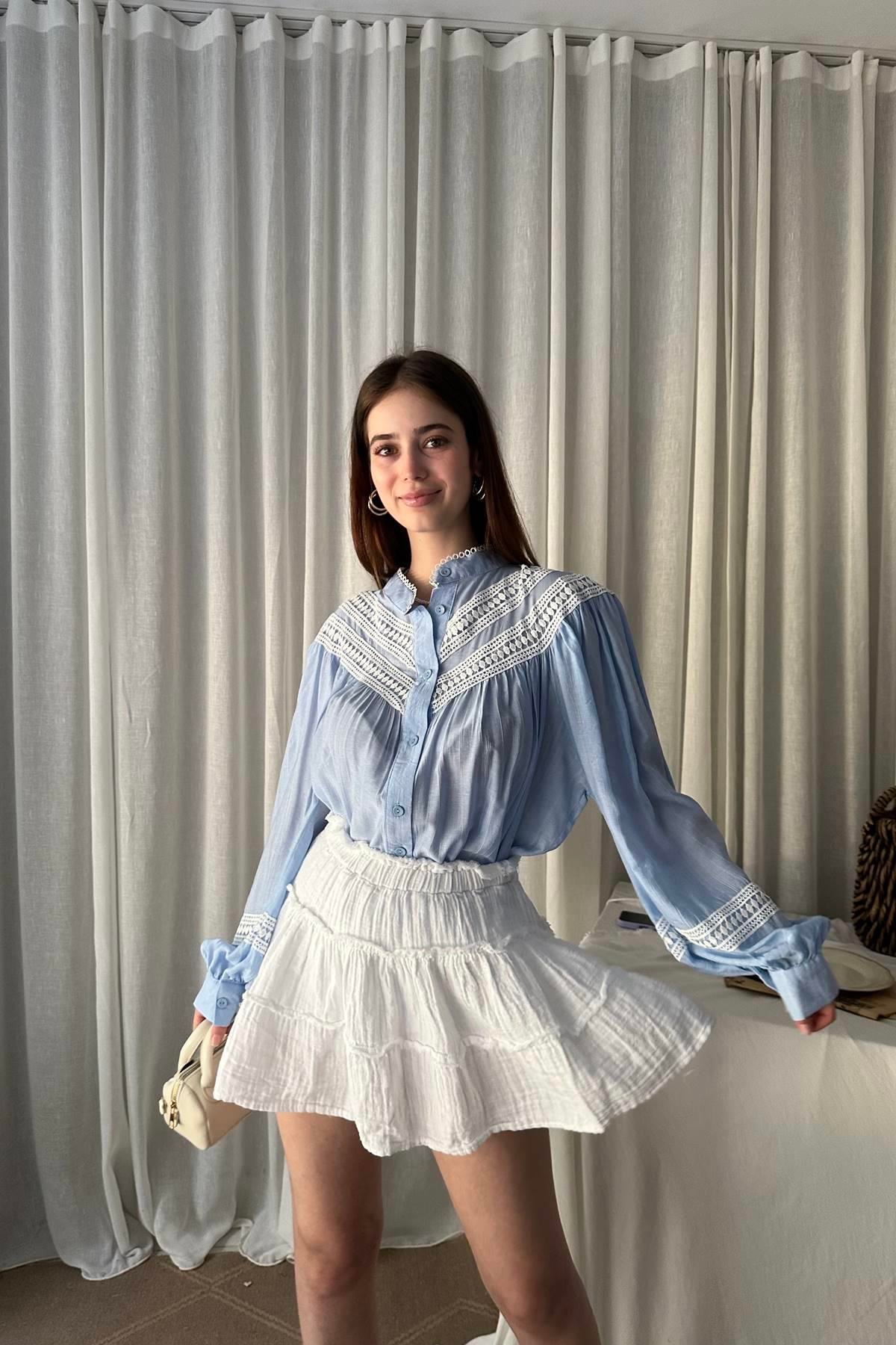 GÖĞÜS VE MANŞETİ DANTEL DETAYLI BLUZ