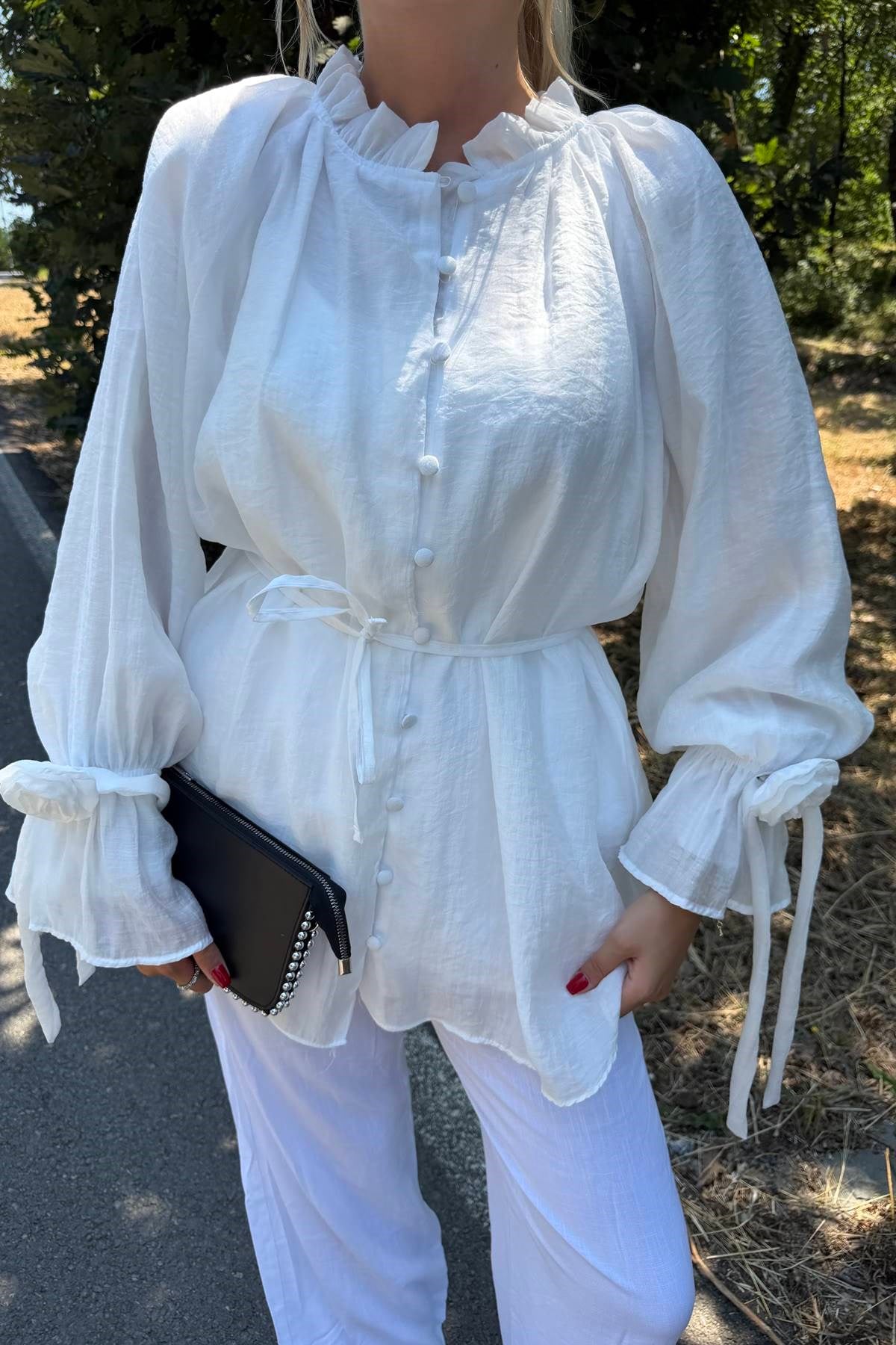ÖN BİRİT DÜĞMEL KOL BAĞCIKLI BLUZ