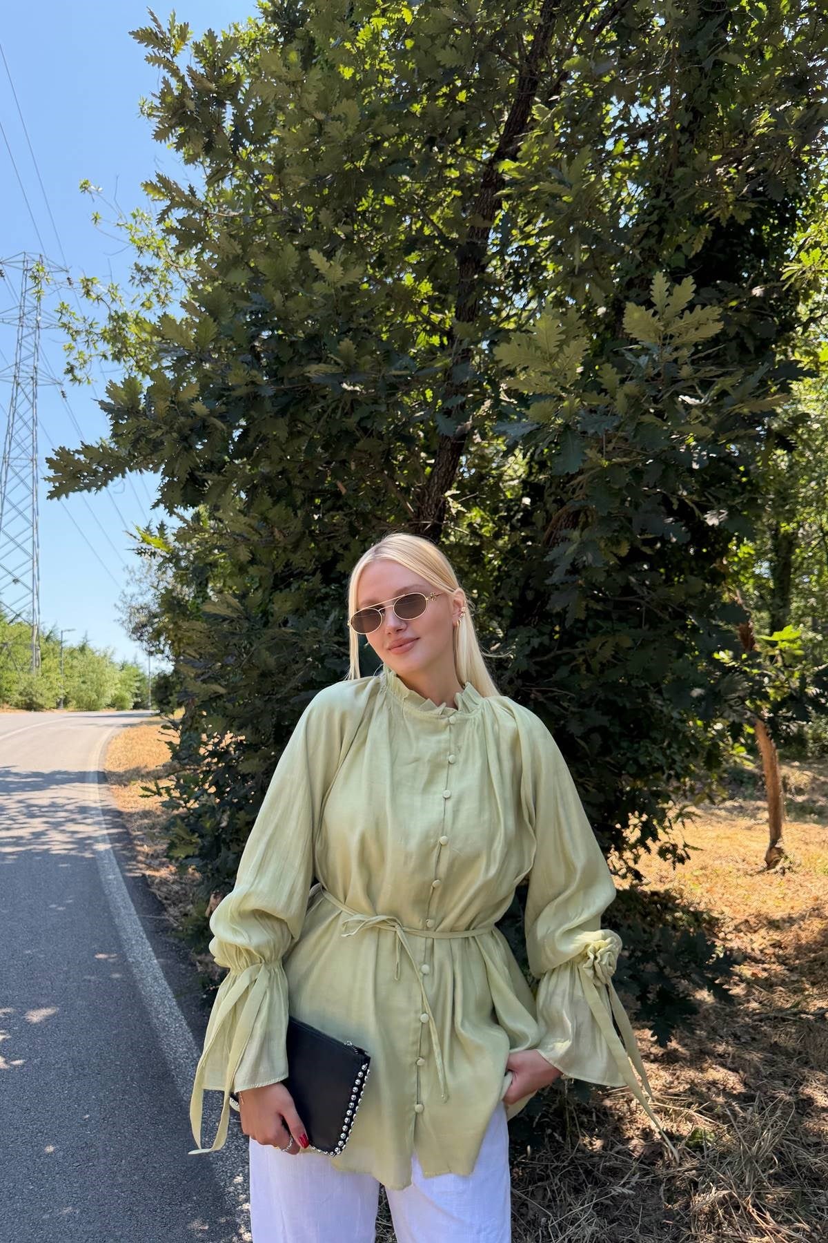 ÖN BİRİT DÜĞMEL KOL BAĞCIKLI BLUZ