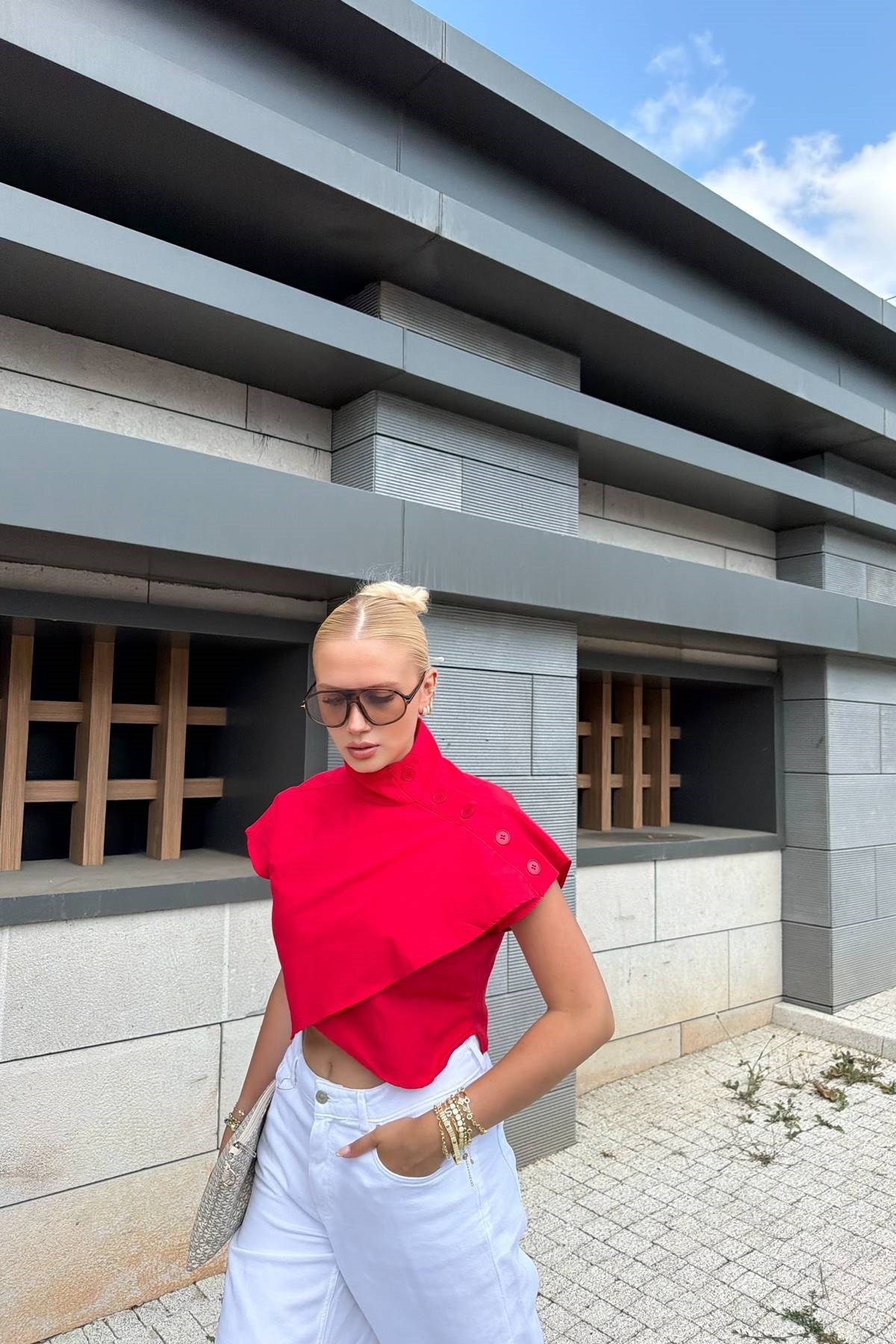 POPLİN CROP OMUZ DÜĞME DETAY BLUZ