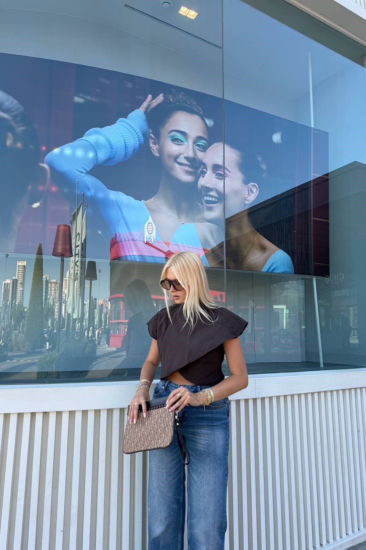 POPLİN CROP OMUZ DÜĞME DETAY BLUZ
