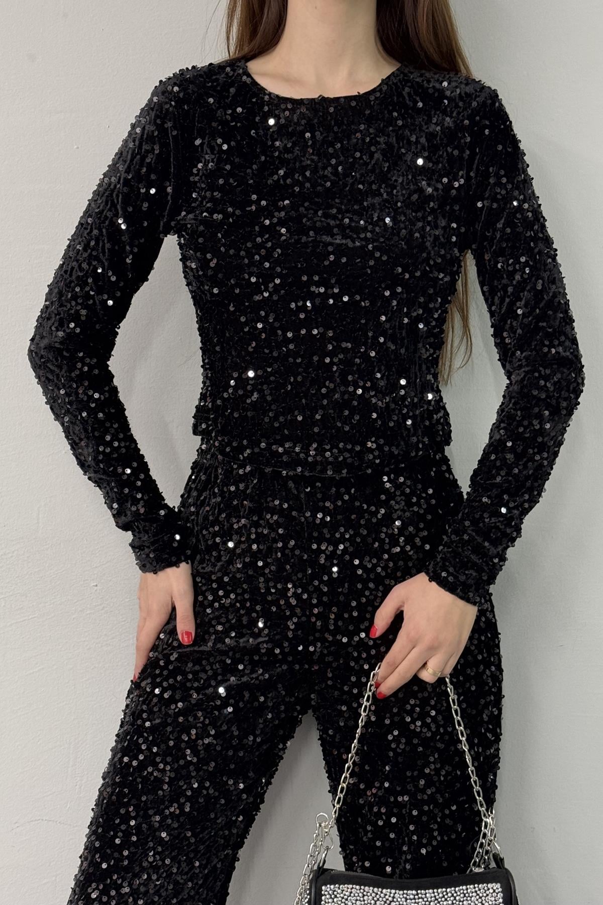 PUL DETAYLI KADİFE BLUZ