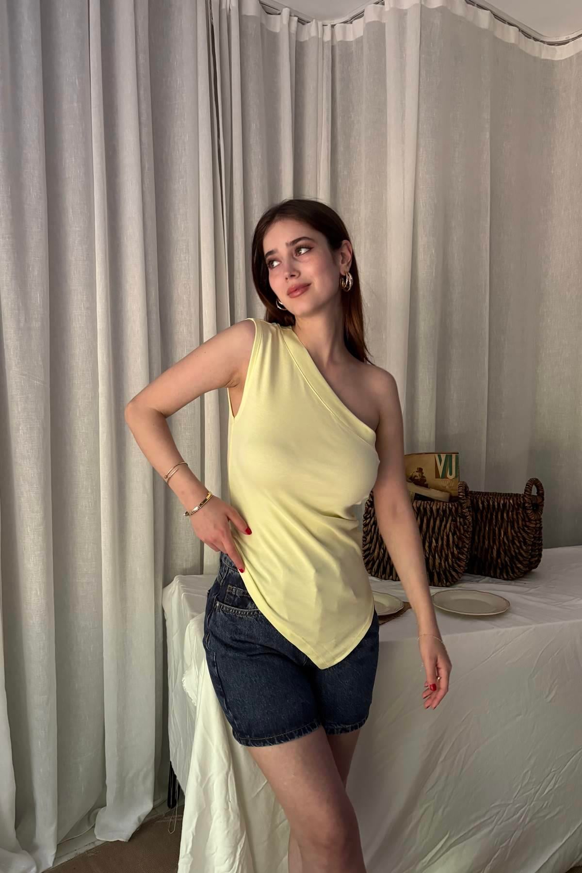 TEK OMUZLU ASİMETRİK TOP