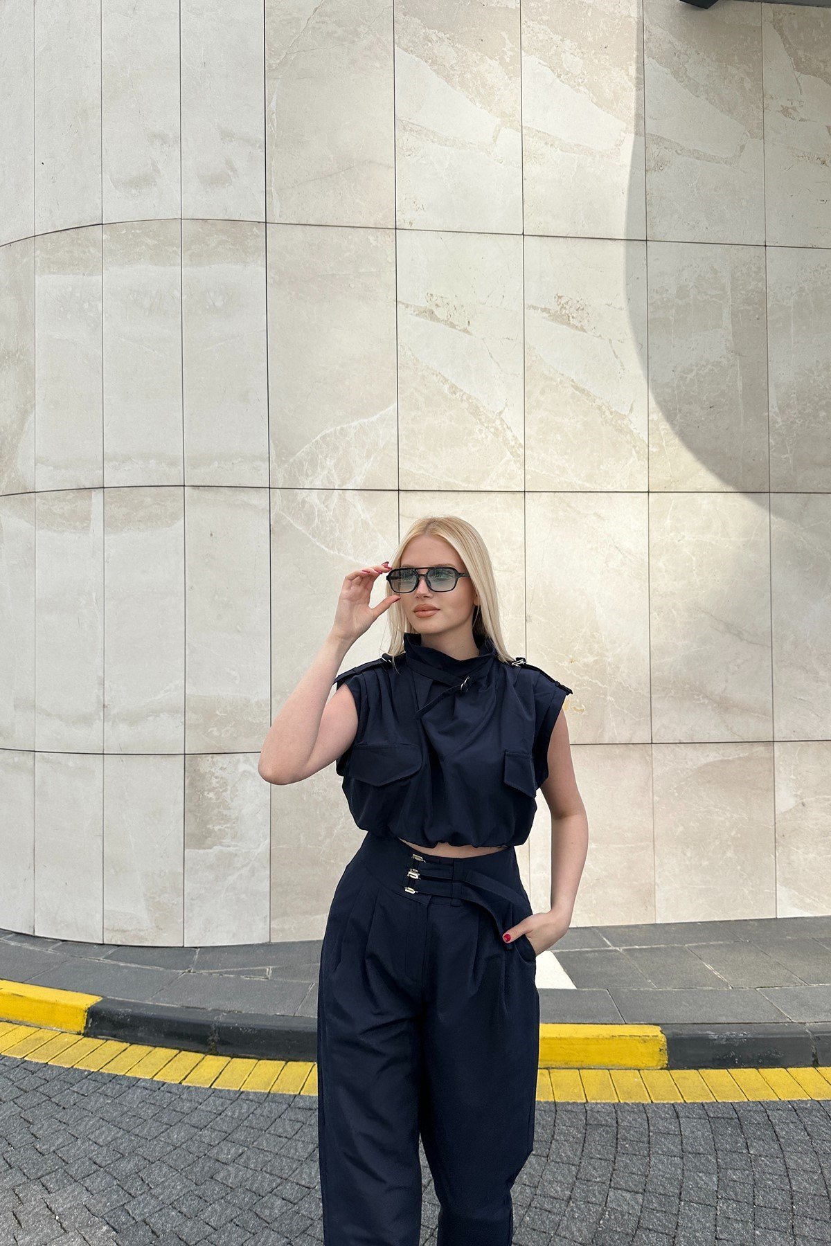 TOKA DETAYLI CROP BLUZ