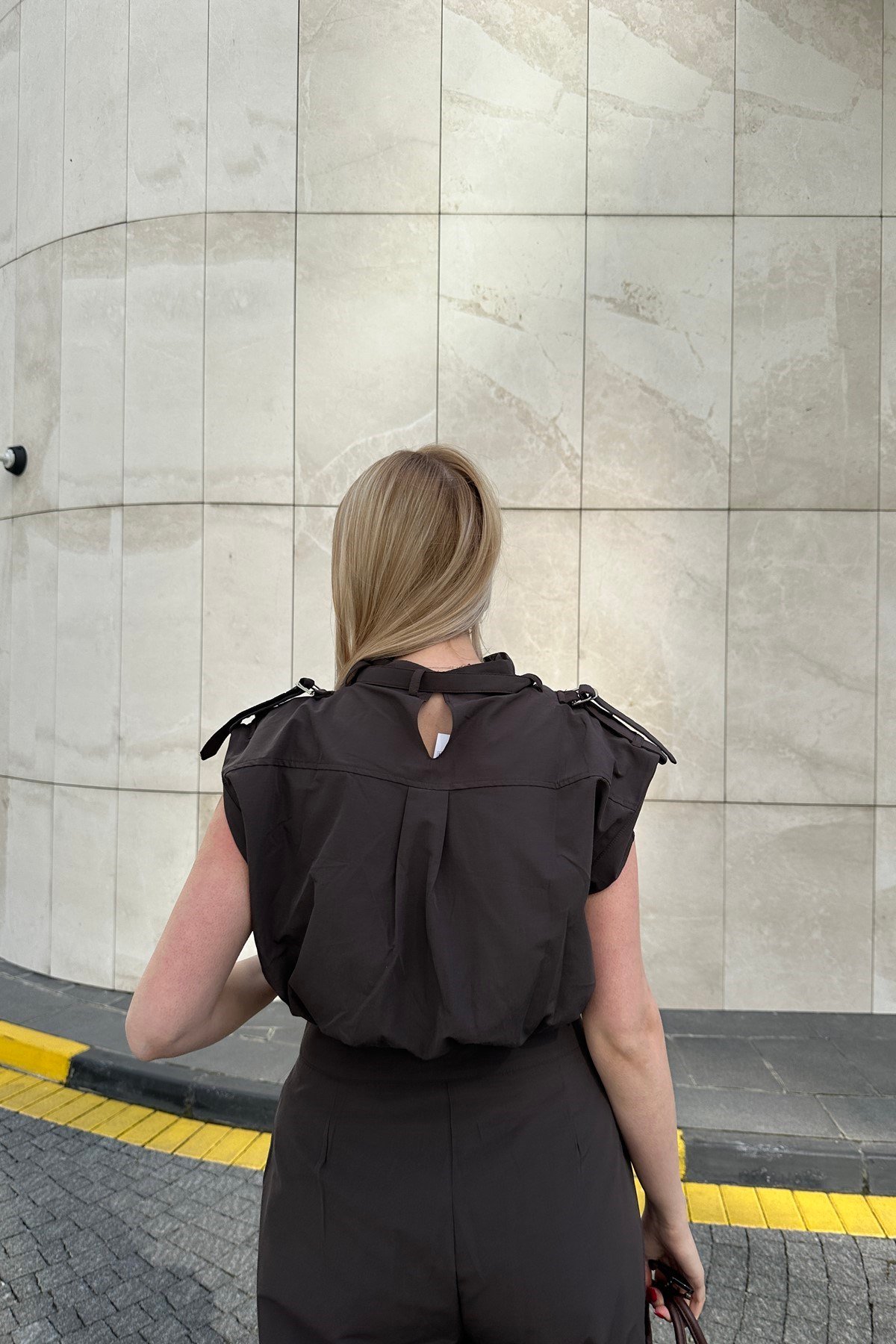 TOKA DETAYLI CROP BLUZ