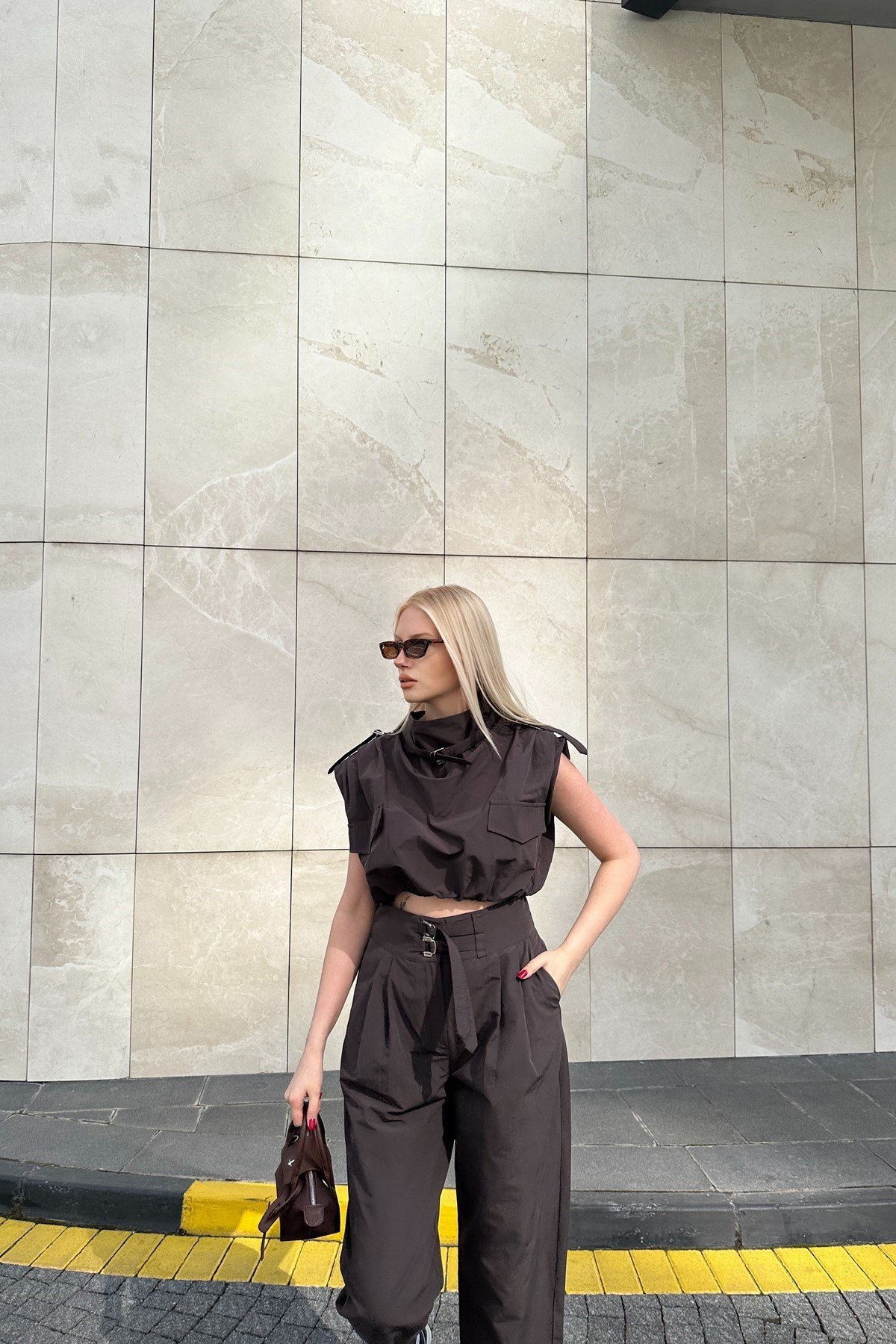 TOKA DETAYLI CROP BLUZ