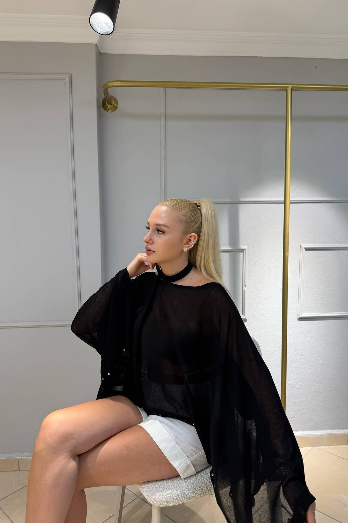 TRANSPARAN TRIKO DOKULU PELERİN BLUZ