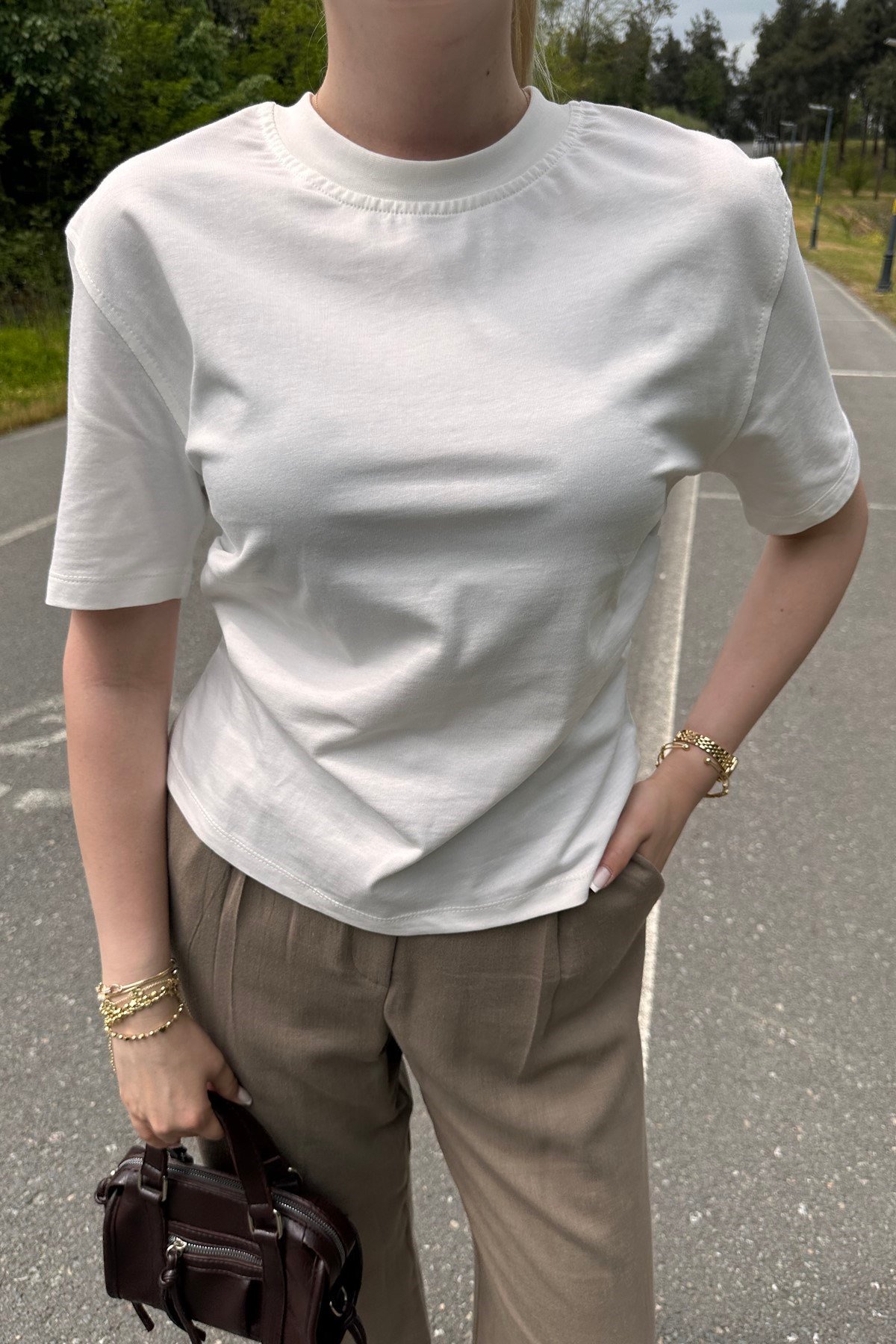 YANI BÜZGÜ DETAY TSHIRT