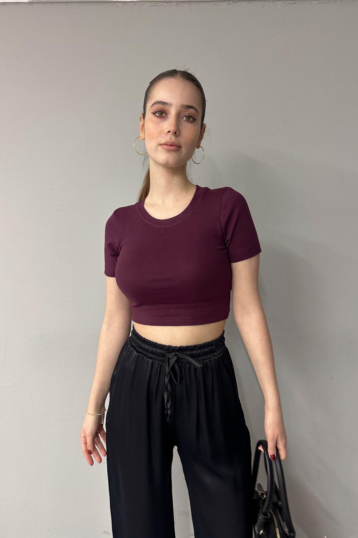 BİSİKLET YAKA KISA KOL CROP BADY