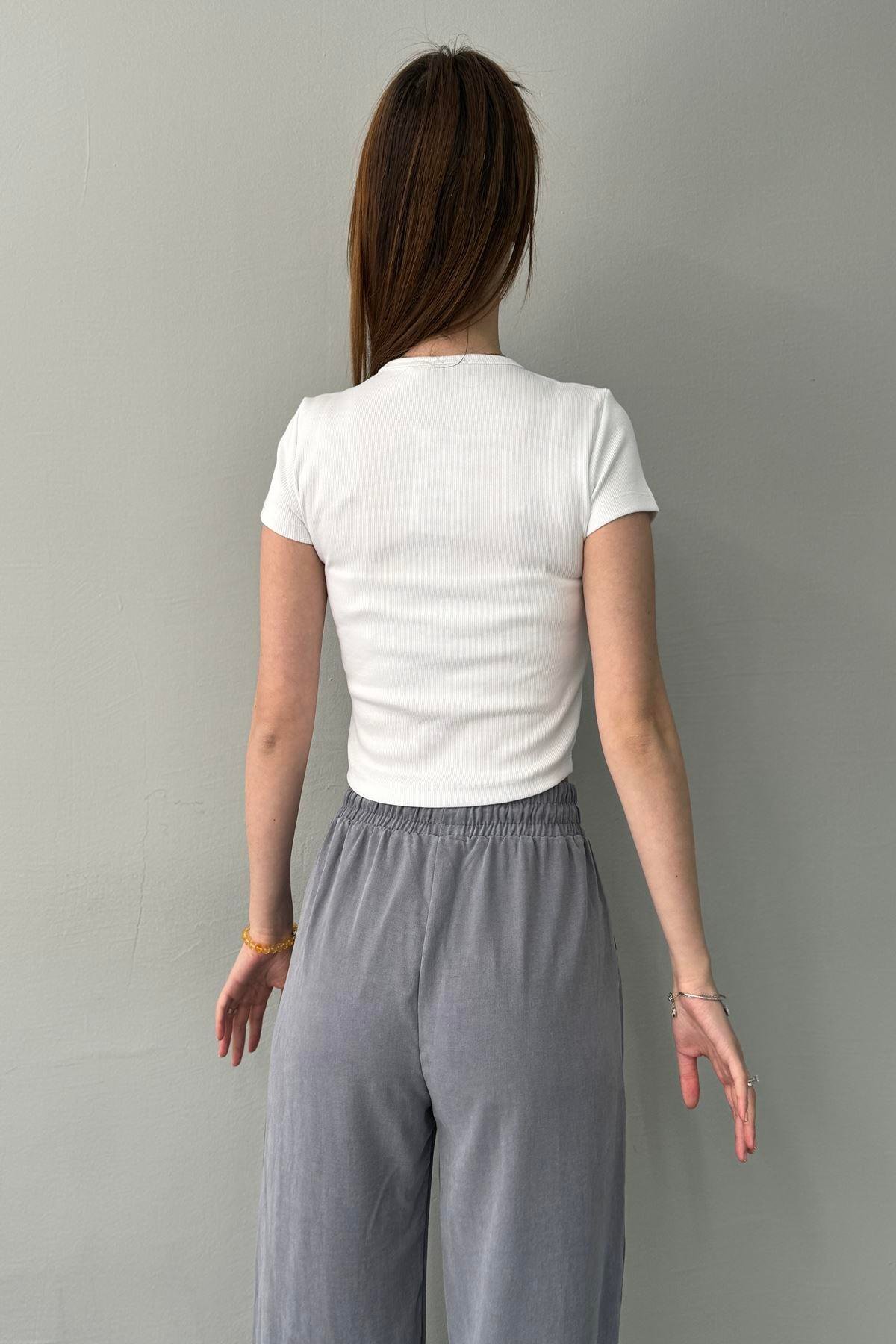 DÜĞMELİ CROP TOP