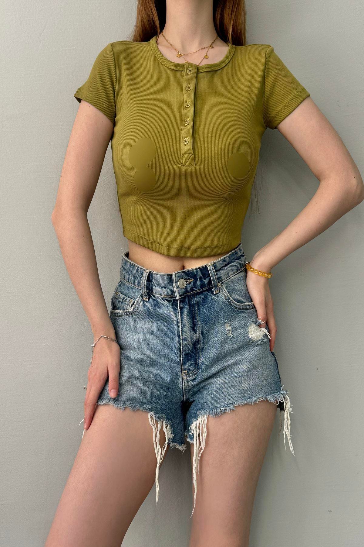 DÜĞMELİ CROP TOP