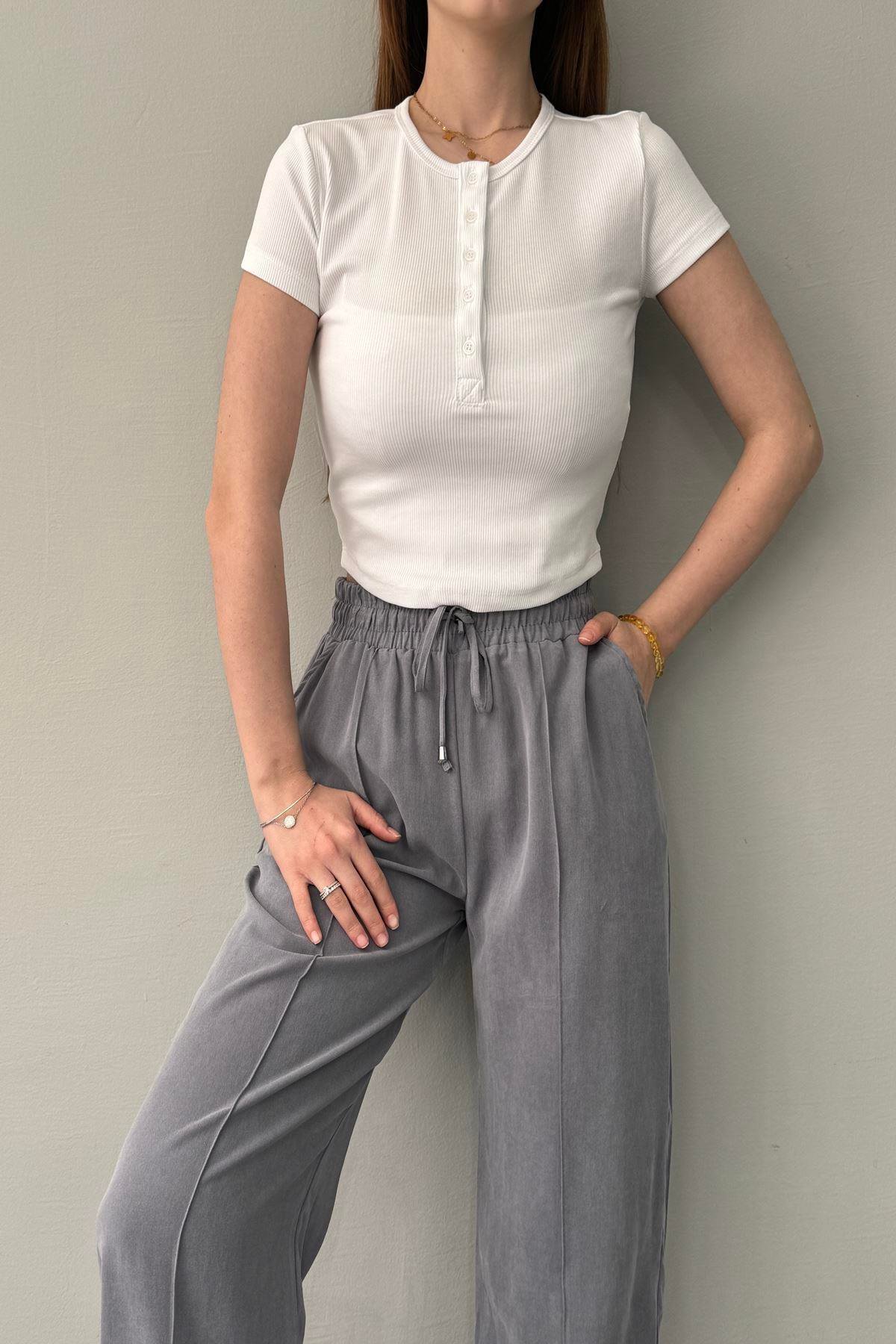 DÜĞMELİ CROP TOP