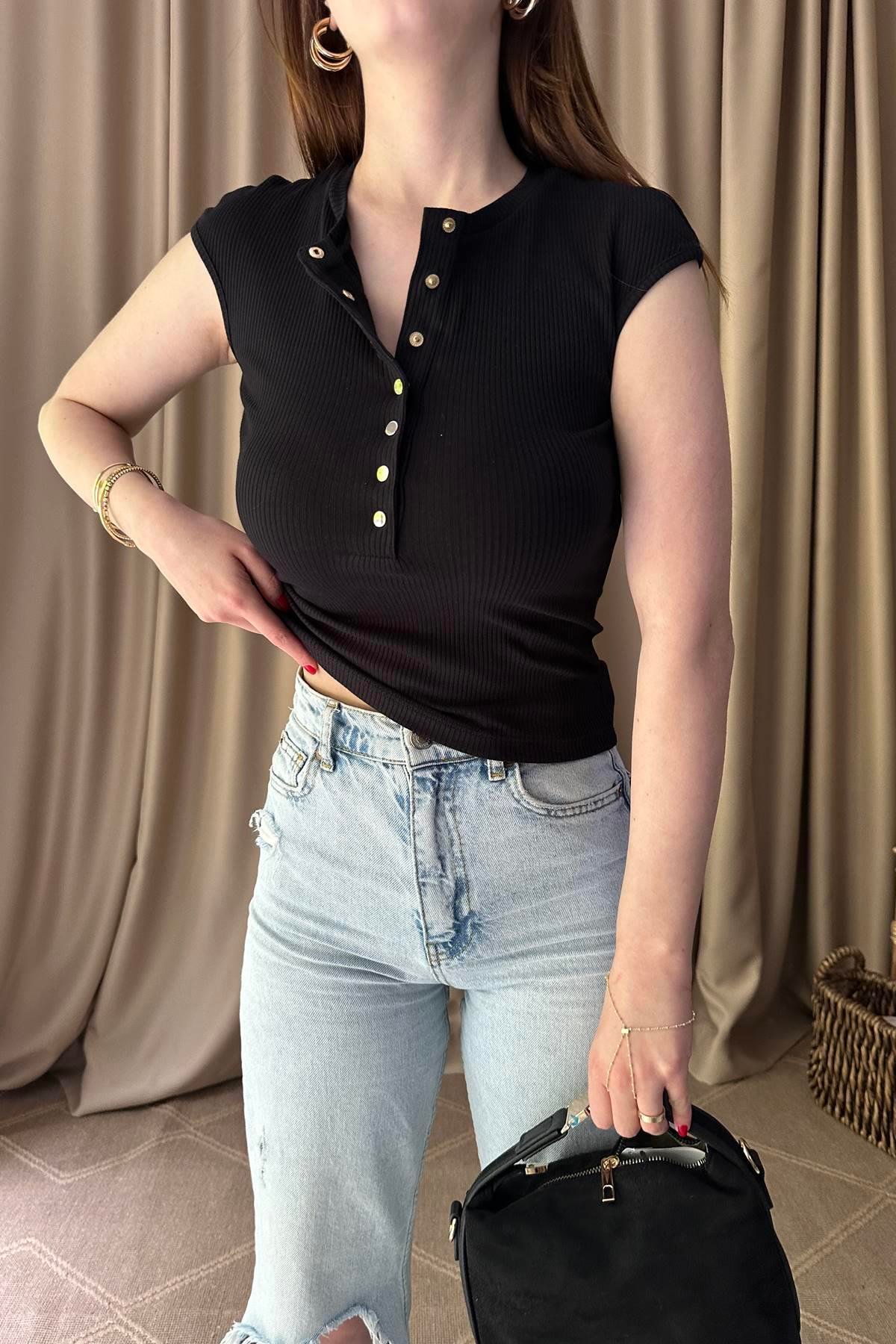 DÜĞMELİ KISA KOLLU TOP