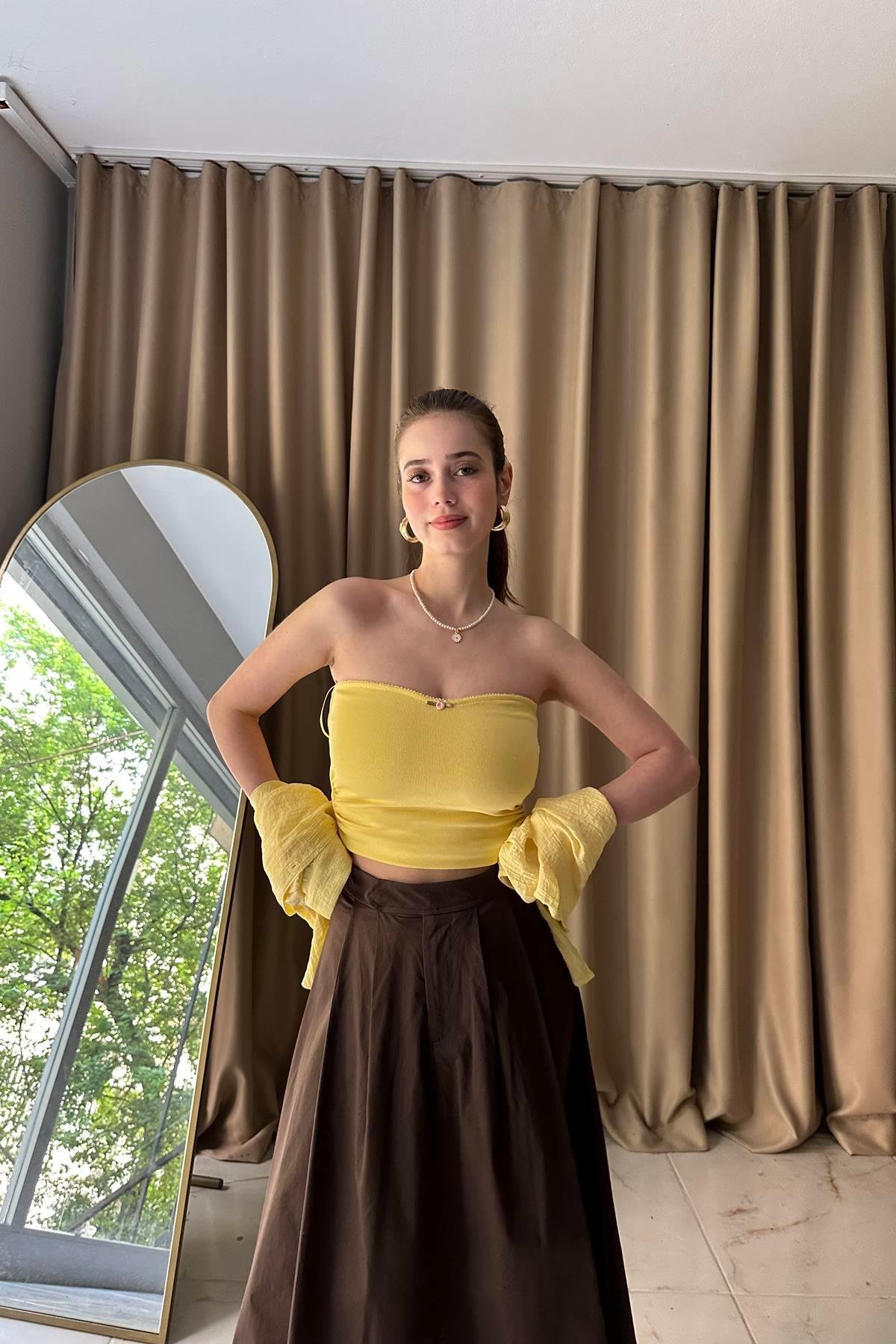 GÜL DETAYLI STRAPLEZ TOP