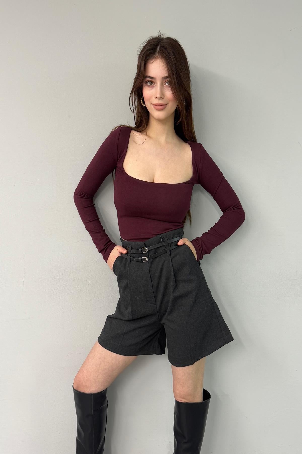 KARE YAKA UZUN KOLLU TOP