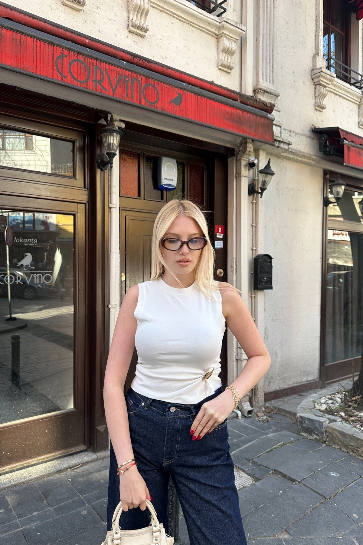 SIFIR KOL AKSESUAR DETAYLI BADY
